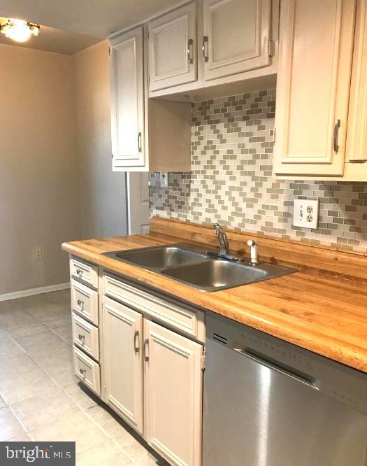 LAKE RIDGE - Residential Lease