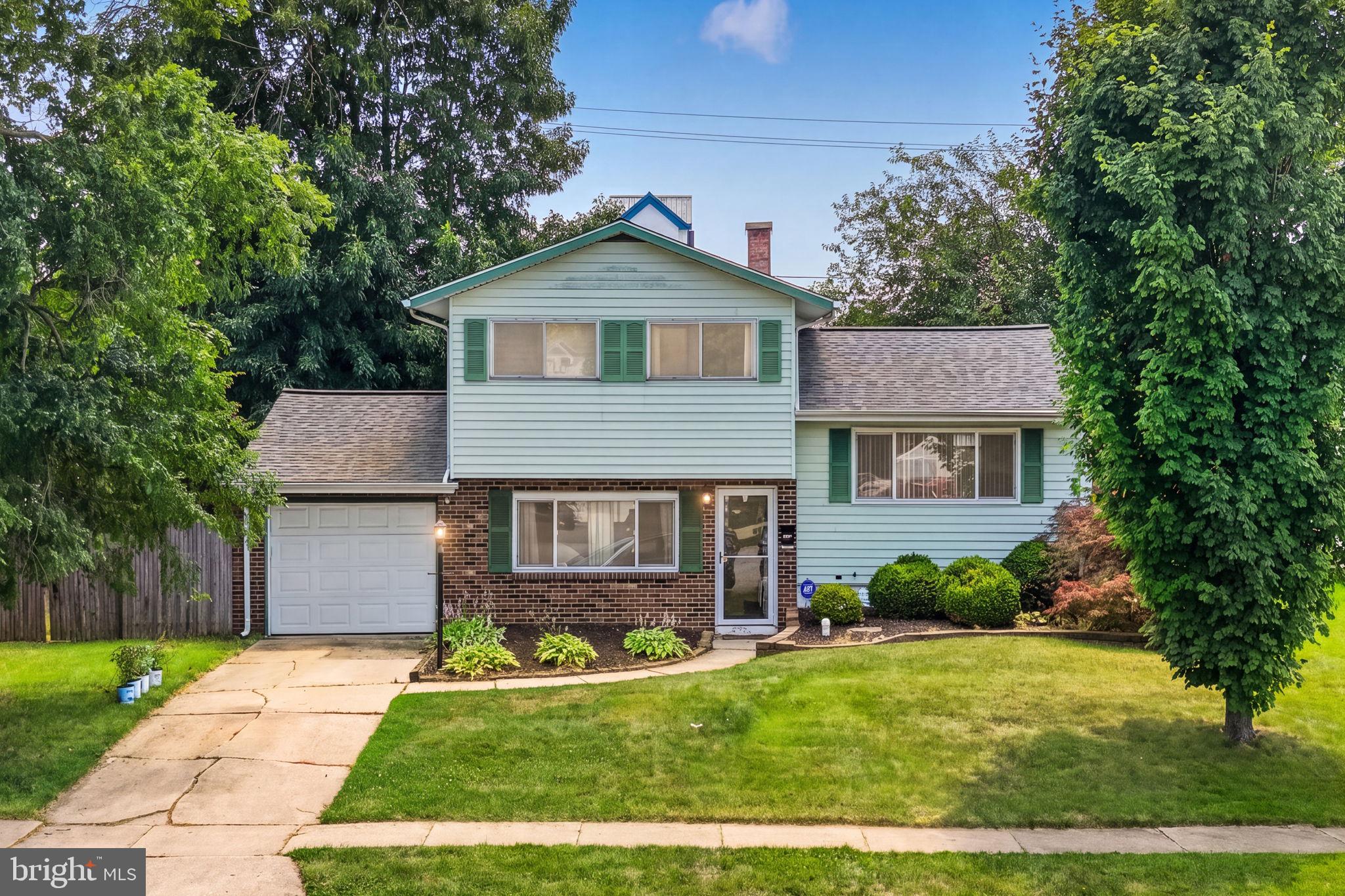1301 GREENTREE