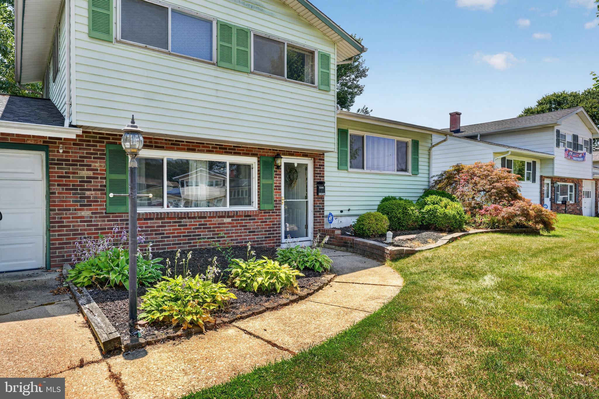 1301 GREENTREE