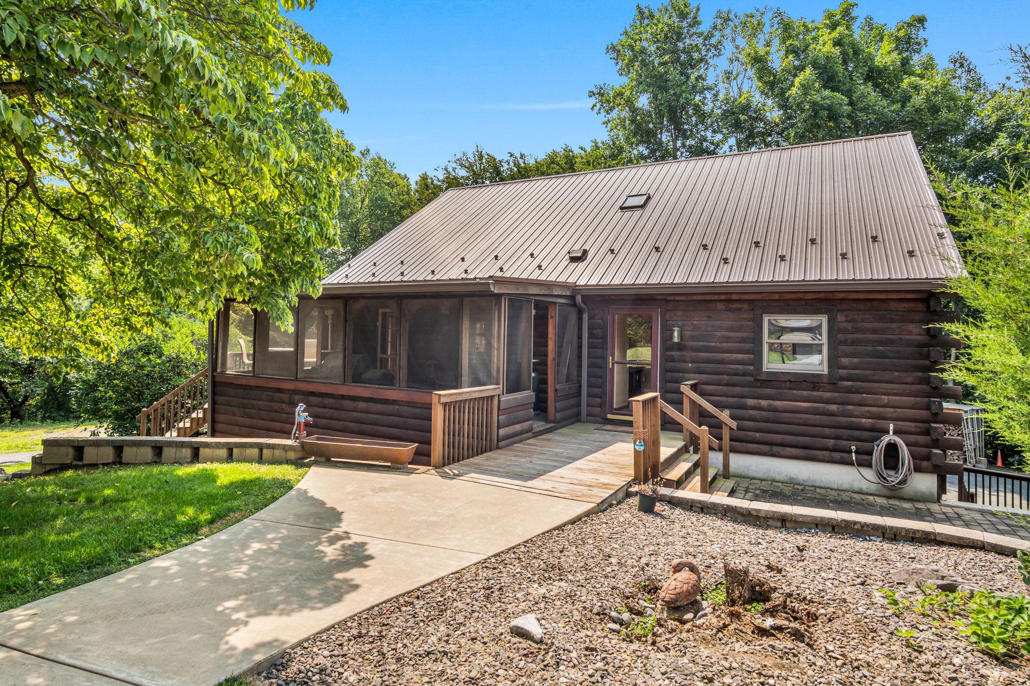 83 S MOUNTAIN ROAD