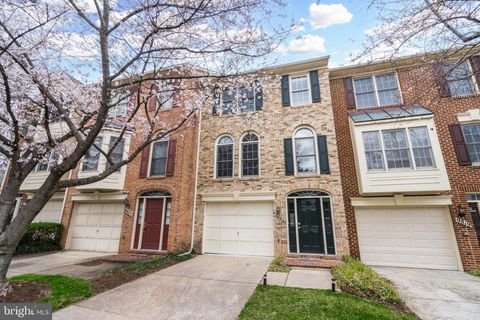 Photo of 9821 Tiffany Hill Court #71, BETHESDA, MD 20814 (MLS # MDMC2209576)
