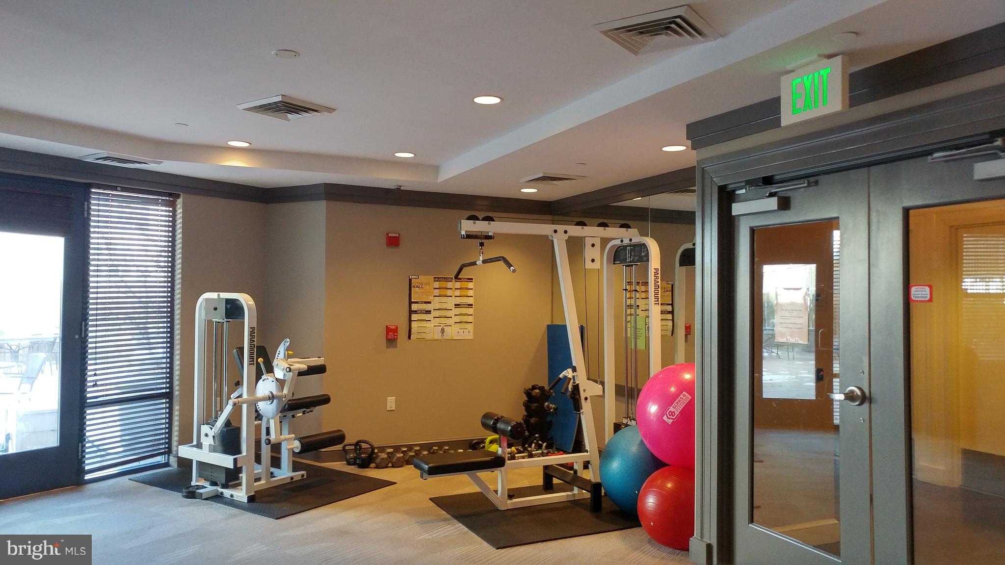 PALLADIAN - Residential Lease