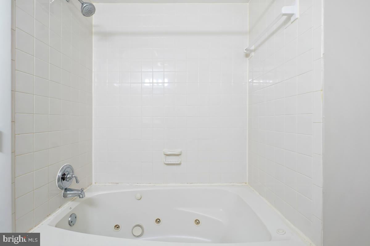 POTOMAC WOODS - Residential