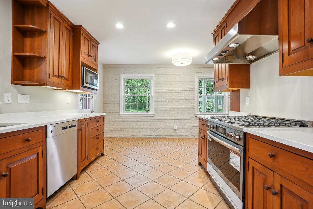 POTOMAC WOODS - Residential