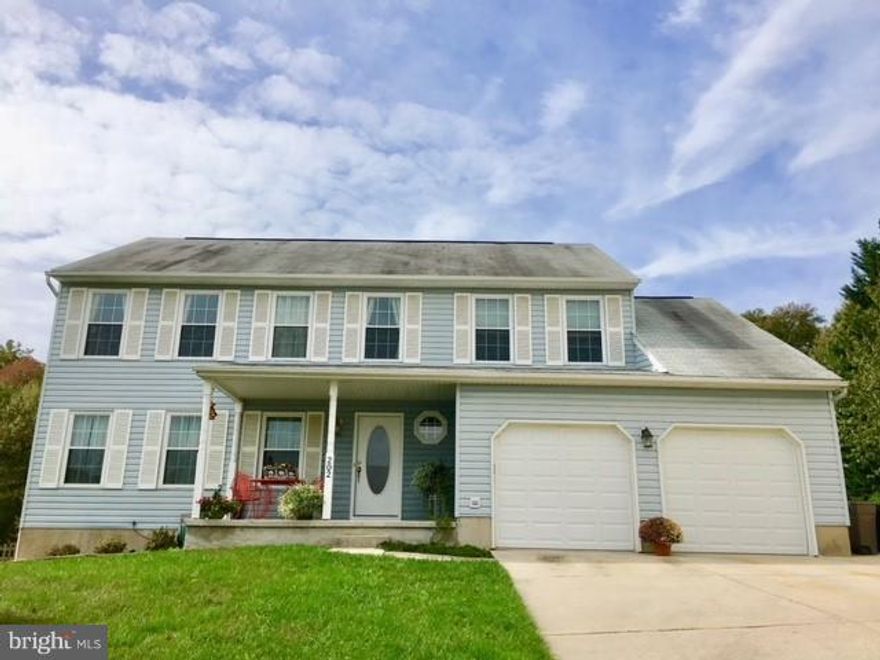 *ENJOY YOUR POOL IN 5 MTHS! *PLUS,ALL NEW CARPET ENTIRE UPSTAIRS-2018! HEATED M/BATHRM FLR. THIS 4 BR-2 1/2BA COL W/GLEAMING WD FLRS, FAMRM W/GAS FP, SUNRM, DECK, INGRND POOL & RECENT GOURMET KIT RENO-CABINETS, PANTRY, APPLI, MASSIVE 11 FT GRANITE ISLAND! FINISHED LL, ALL IN SOUGHT AFTER HDG, MINS FROM PARKS, FESTIVALS, REC, THEATRES, ANTIQUES, HARF CO'S FINEST RESTAURANTS. LIVE HERE, PLAY HERE!