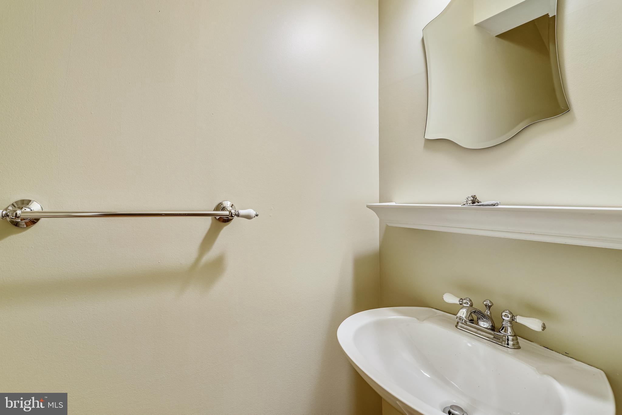 PINECREST - Residential