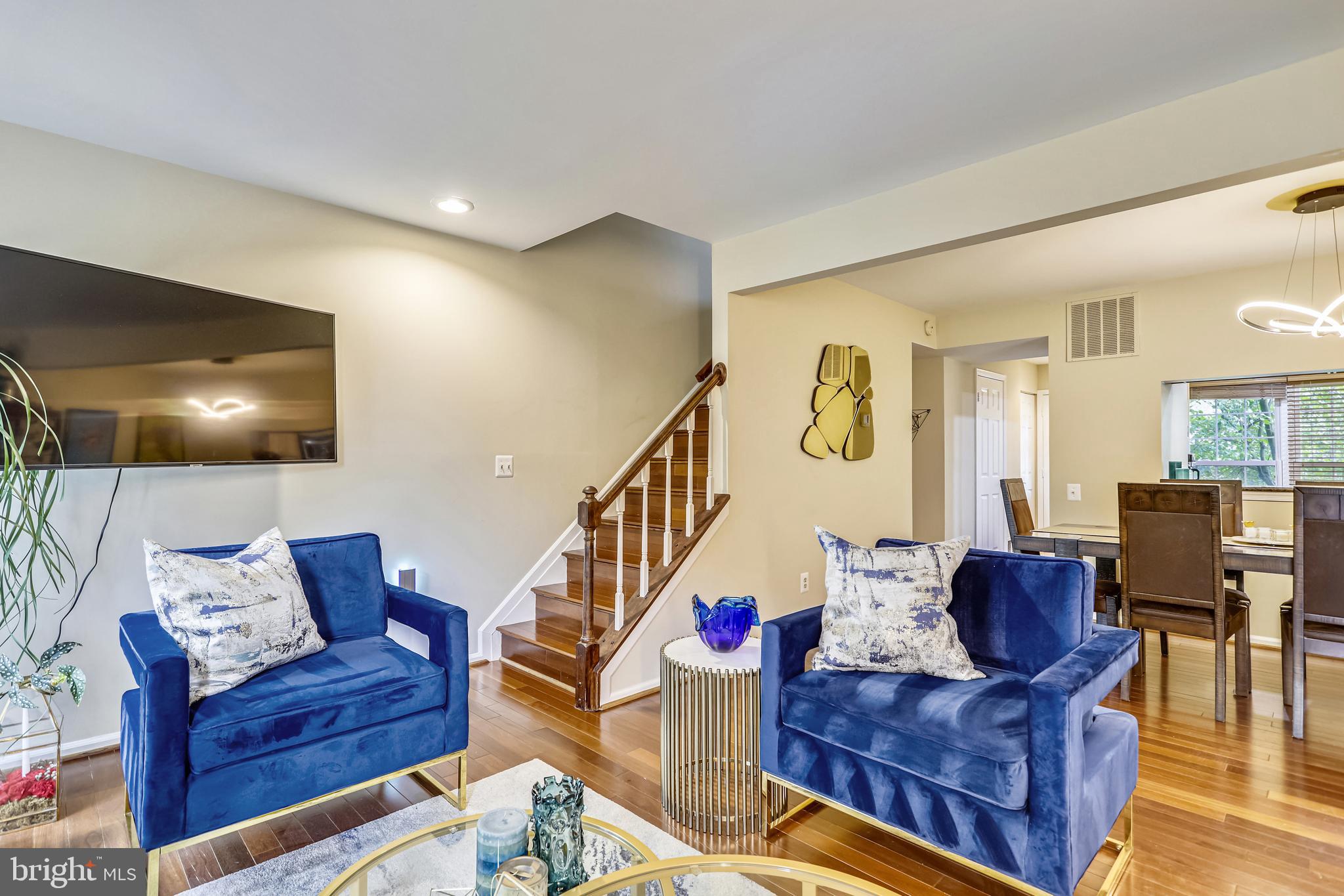 PINECREST - Residential