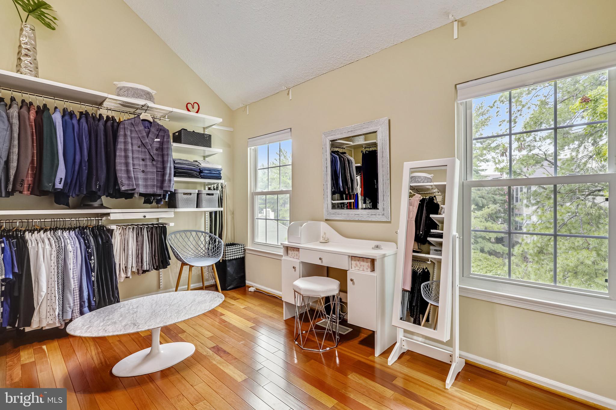 PINECREST - Residential