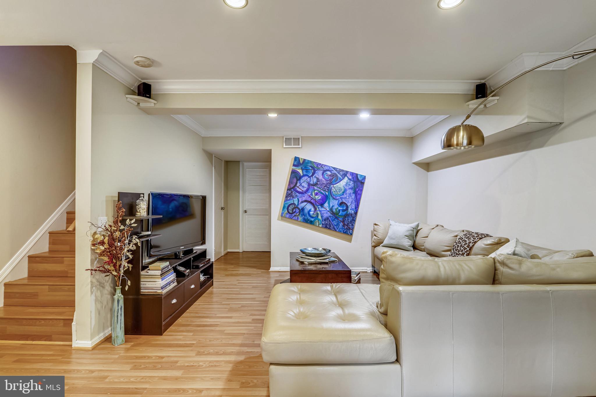 PINECREST - Residential