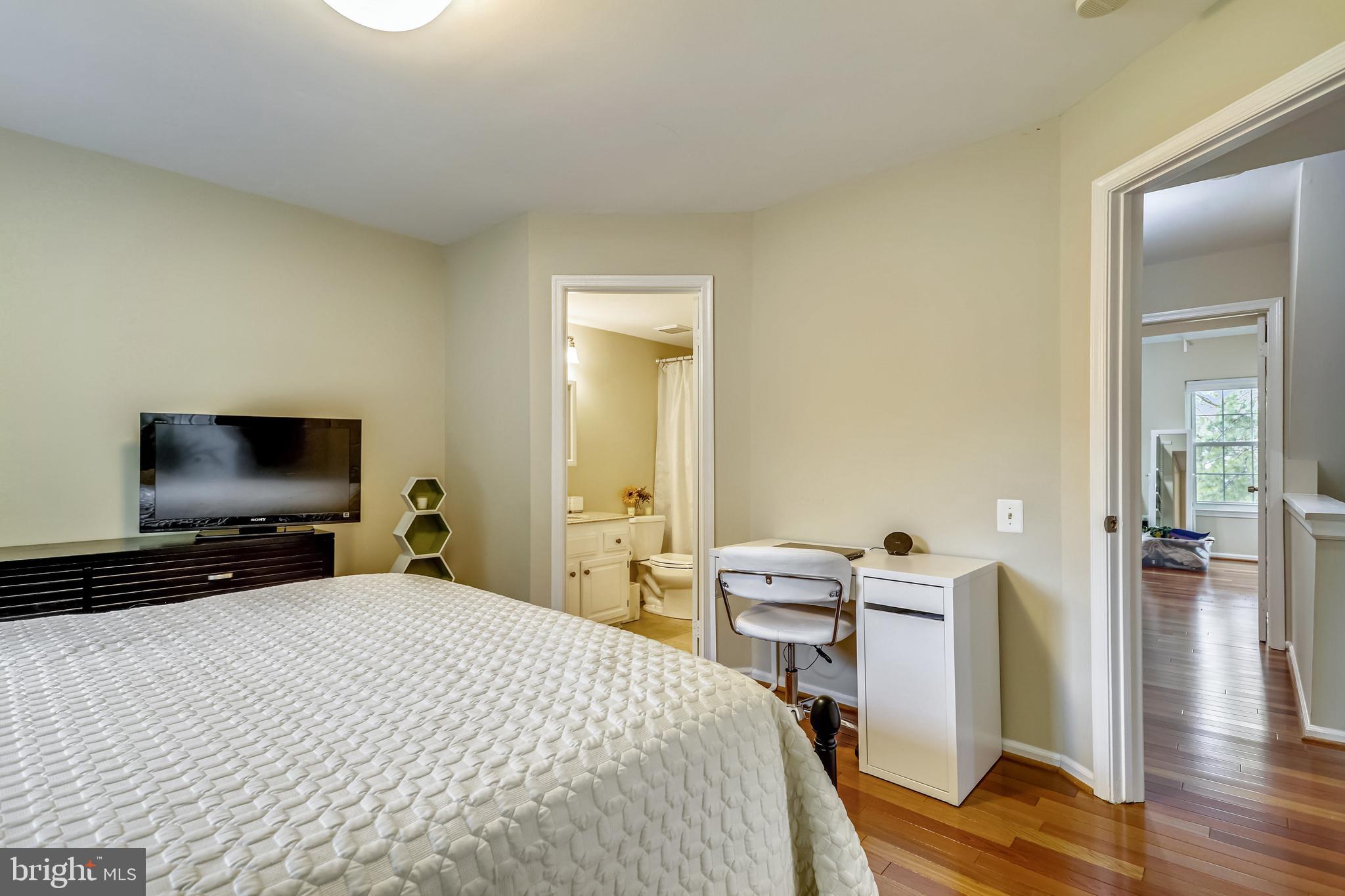 PINECREST - Residential