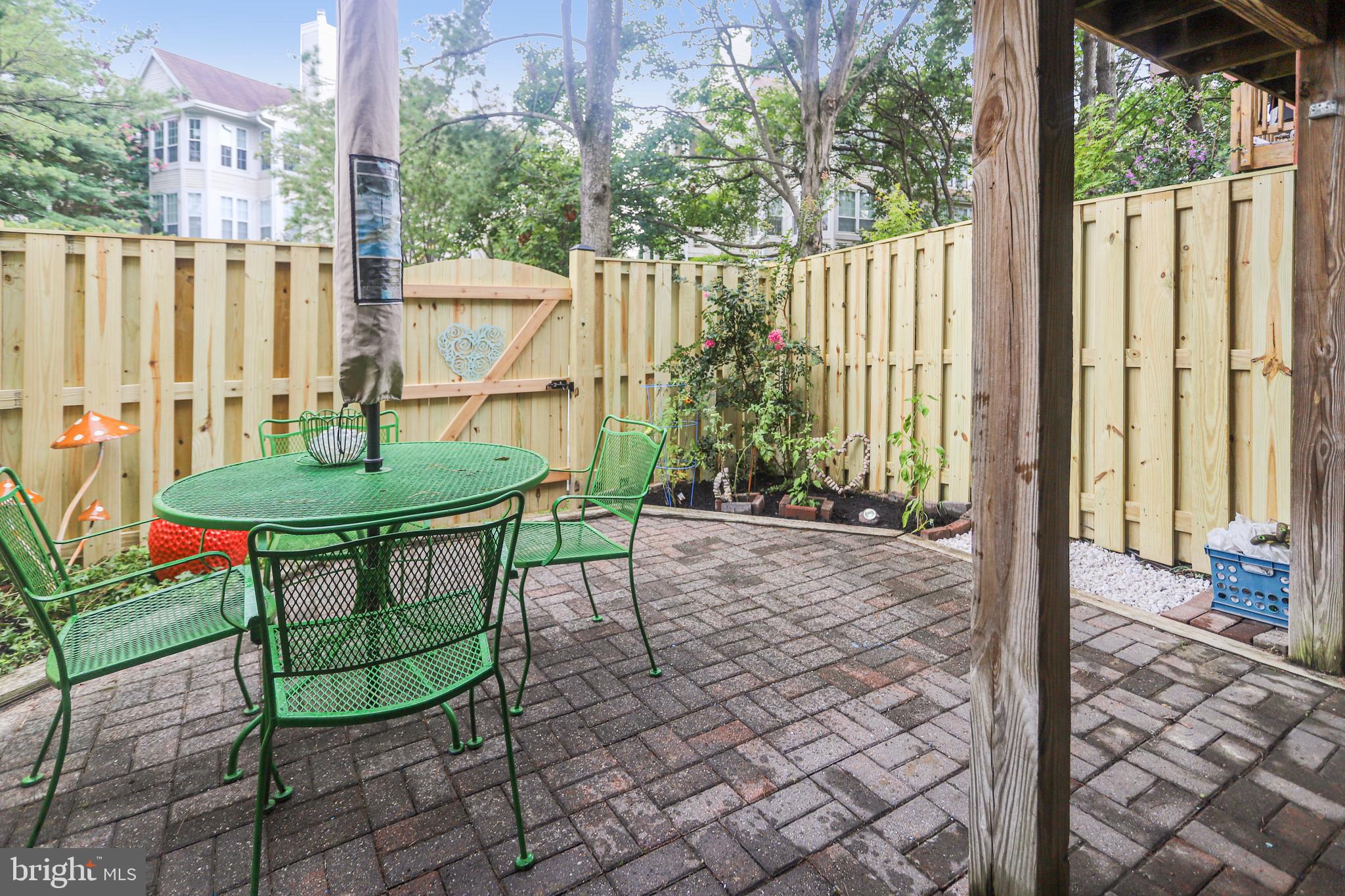 PINECREST - Residential