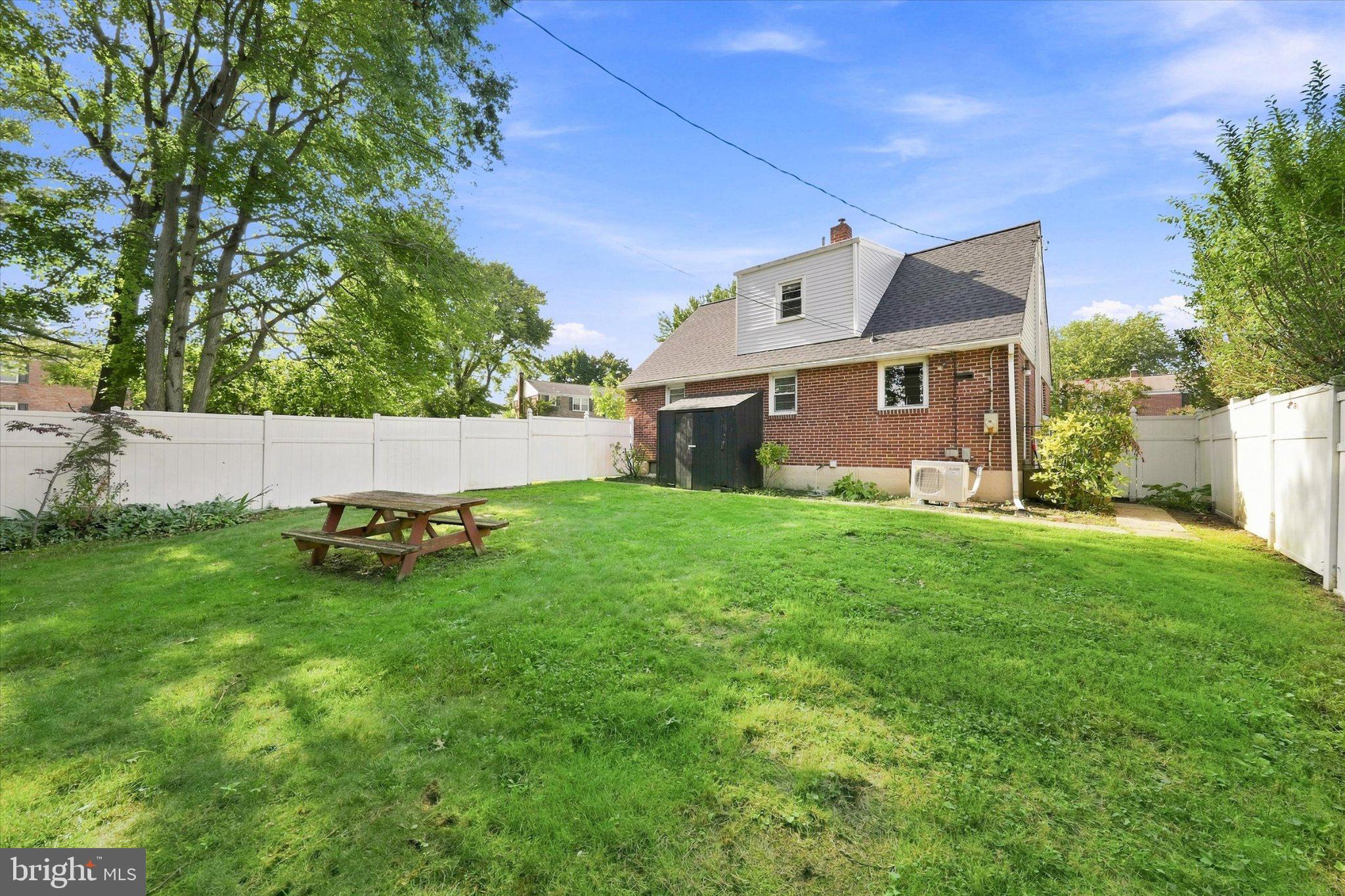 100 WAVERLY ROAD