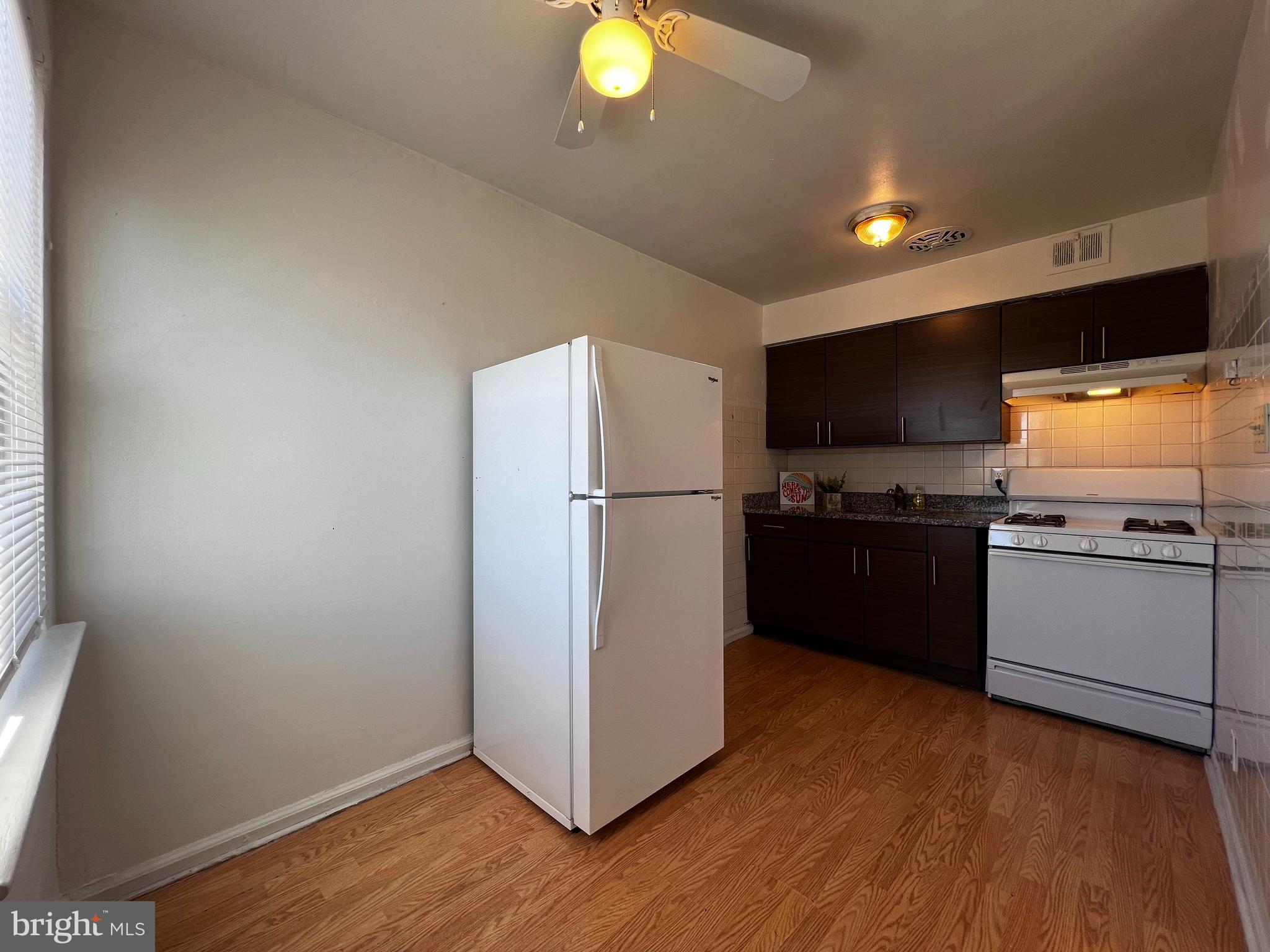 OXFORD CIRCLE - Residential Income