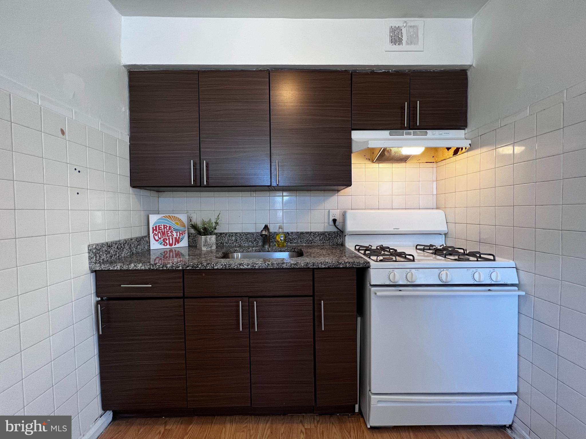 OXFORD CIRCLE - Residential Income