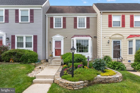 Townhouse For Sale - 6415 Birchleigh Circle<br/> ALEXANDRIA, VA 22315