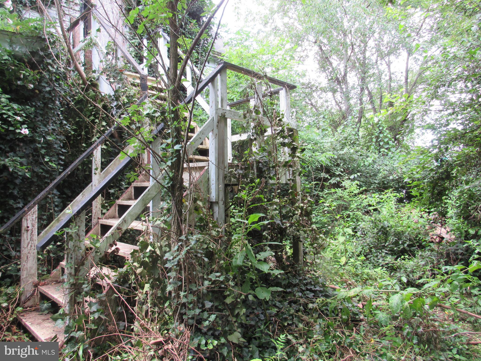 1 S WOODRUFF ROAD