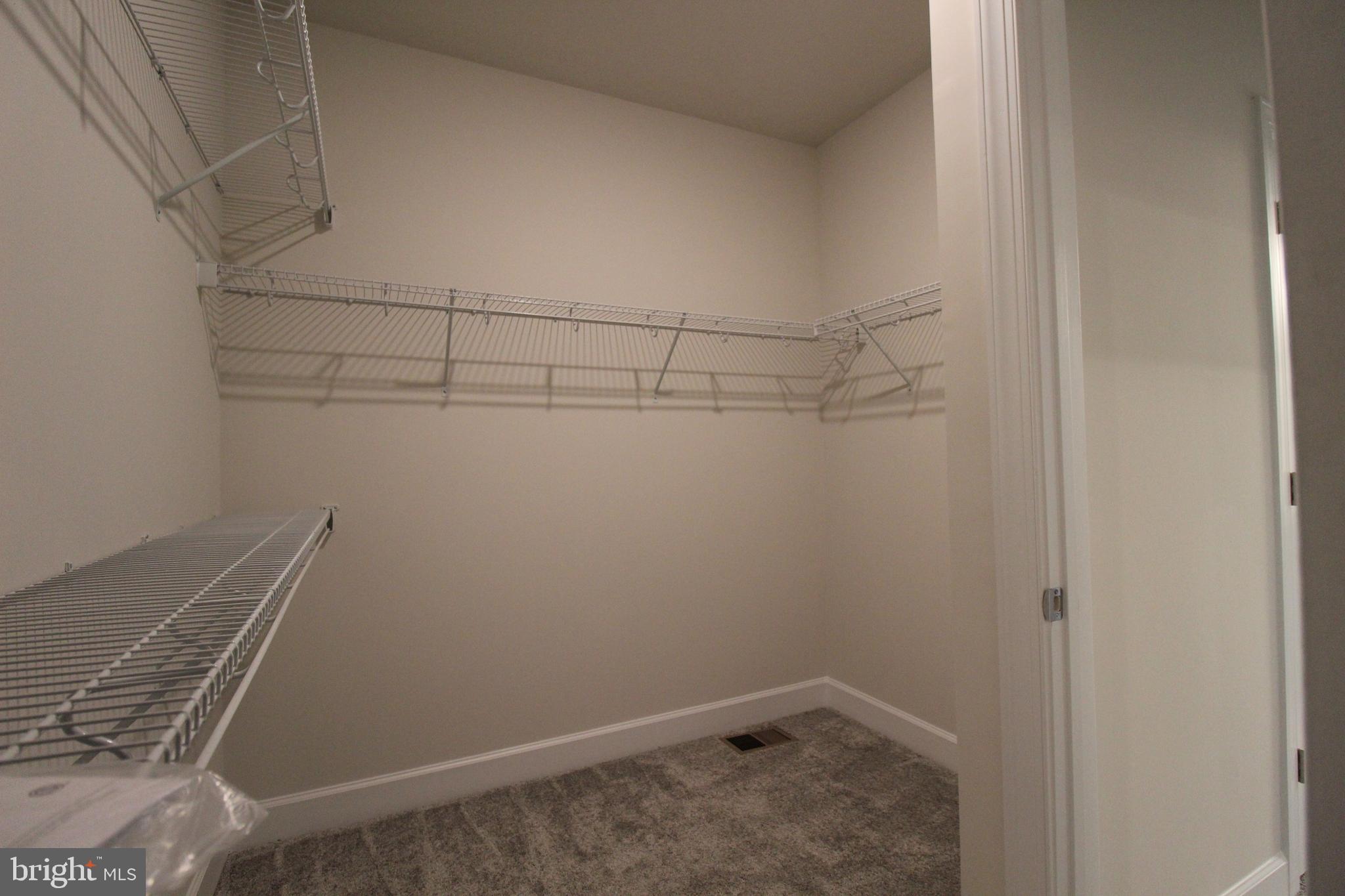 METRO WALK AT MOOREFIELD STATION - Residential Lease