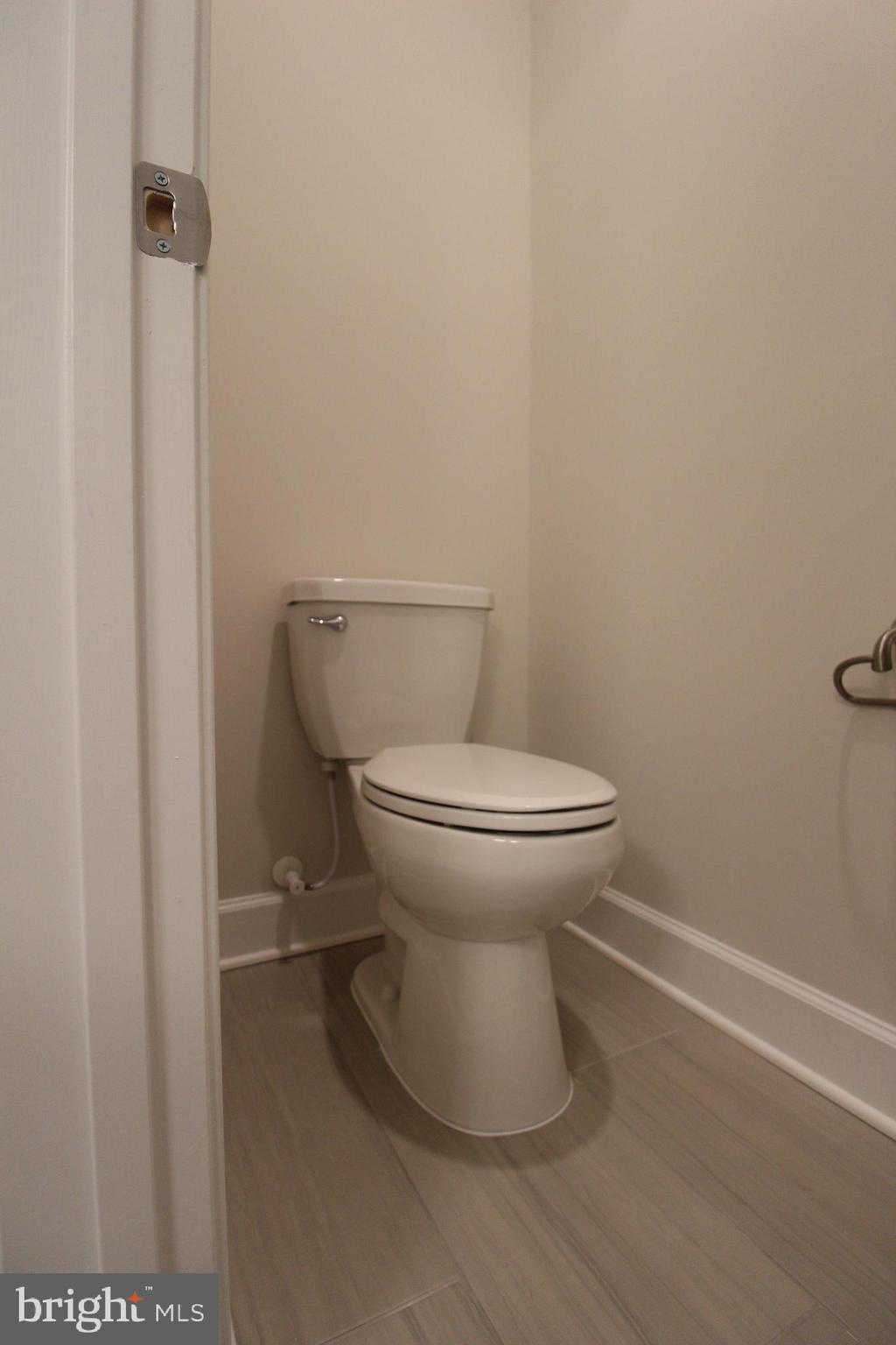 METRO WALK AT MOOREFIELD STATION - Residential Lease