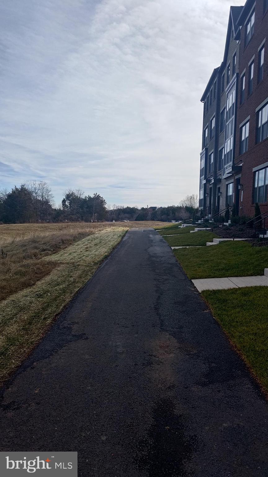 METRO WALK AT MOOREFIELD STATION - Residential Lease