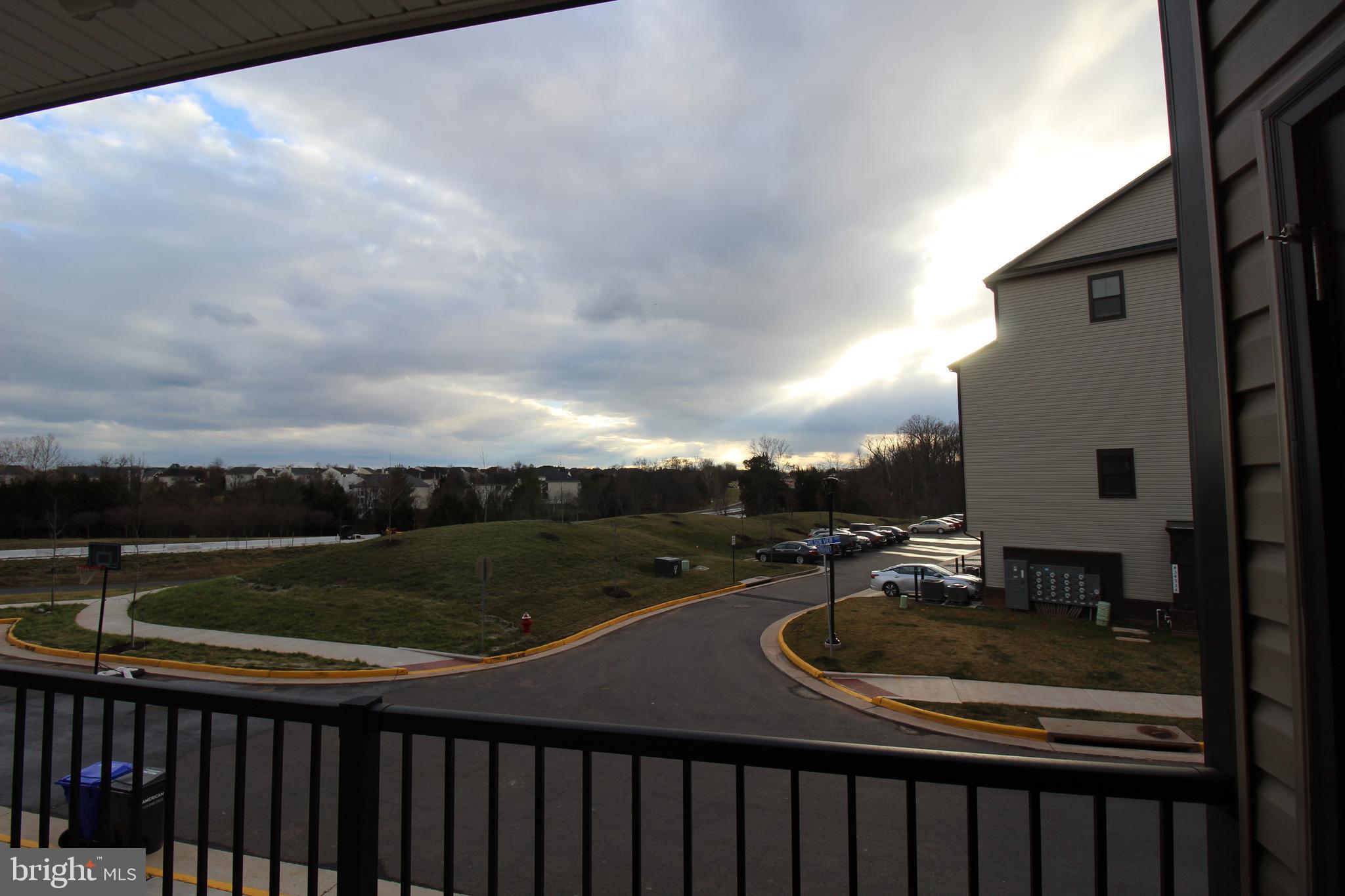 METRO WALK AT MOOREFIELD STATION - Residential Lease