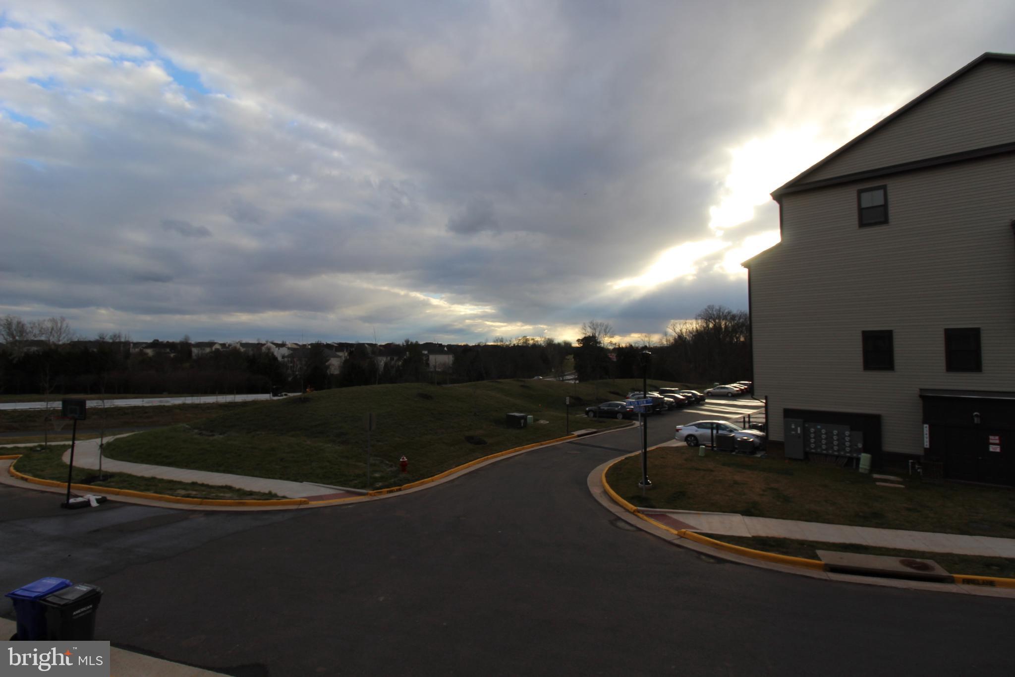 METRO WALK AT MOOREFIELD STATION - Residential Lease