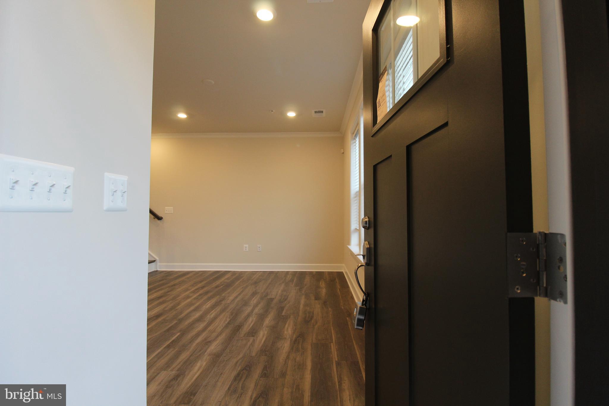 METRO WALK AT MOOREFIELD STATION - Residential Lease