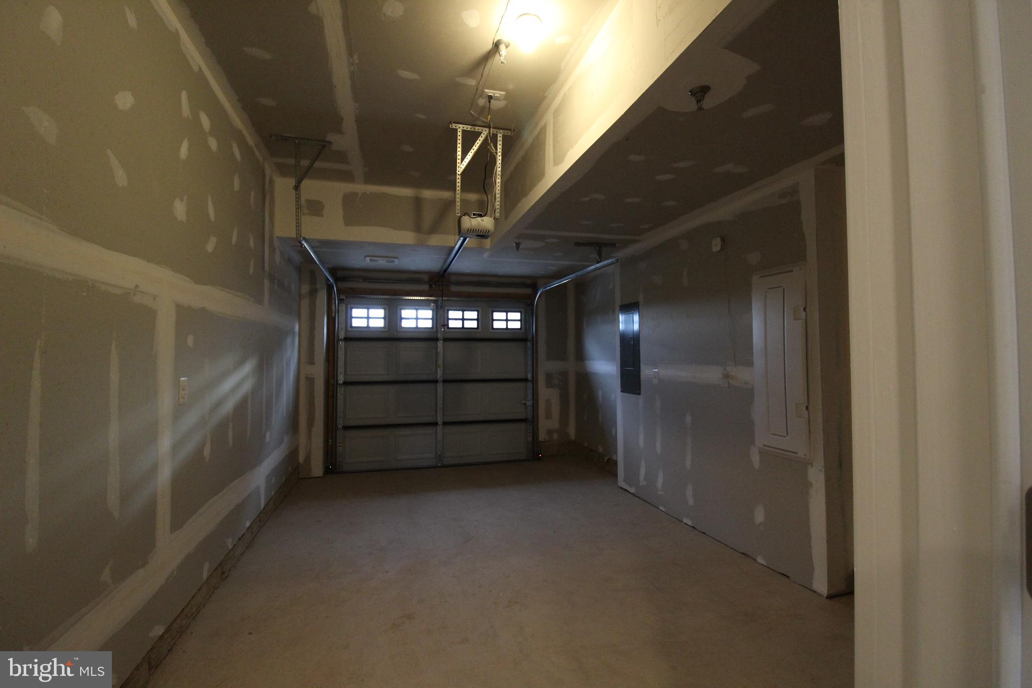 METRO WALK AT MOOREFIELD STATION - Residential Lease