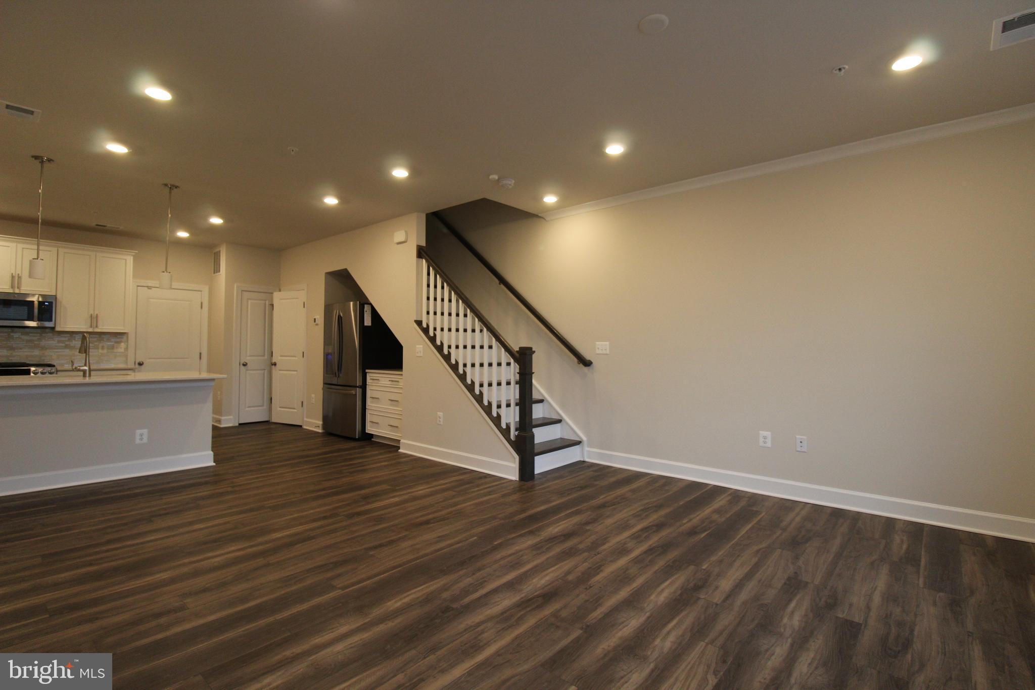 METRO WALK AT MOOREFIELD STATION - Residential Lease