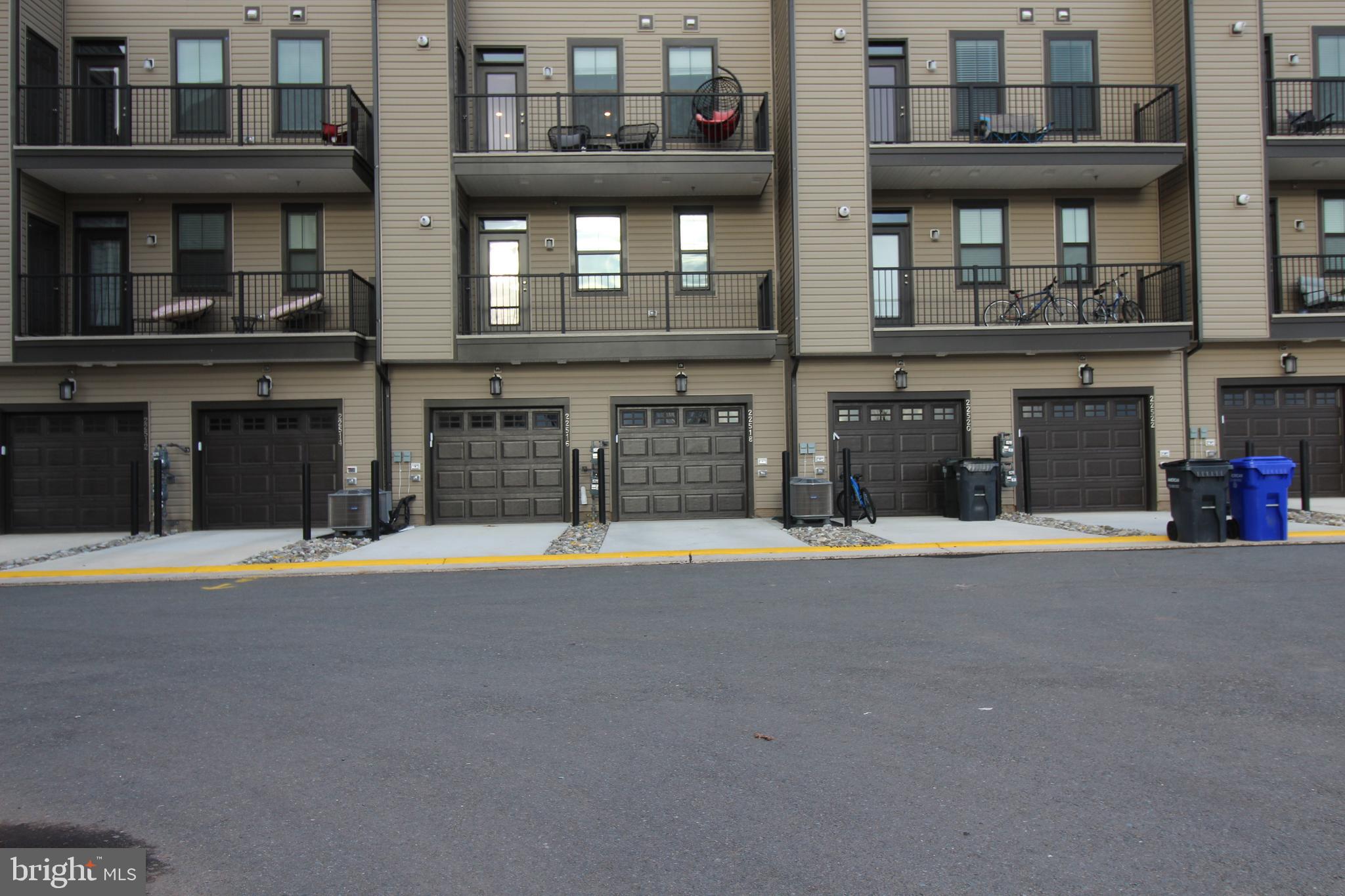 METRO WALK AT MOOREFIELD STATION - Residential Lease