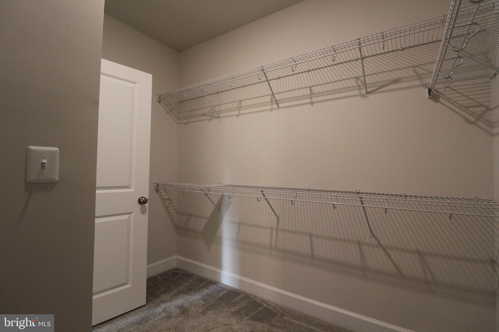 METRO WALK AT MOOREFIELD STATION - Residential Lease