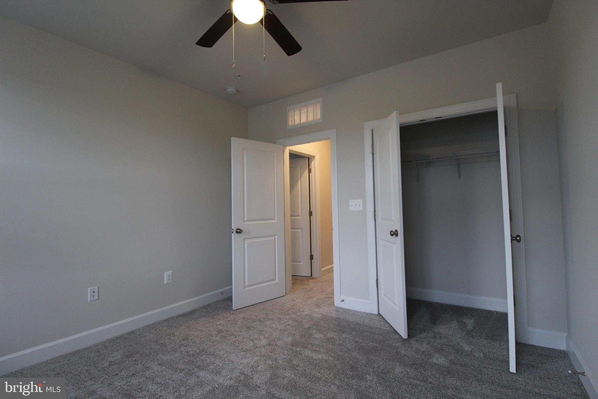 METRO WALK AT MOOREFIELD STATION - Residential Lease