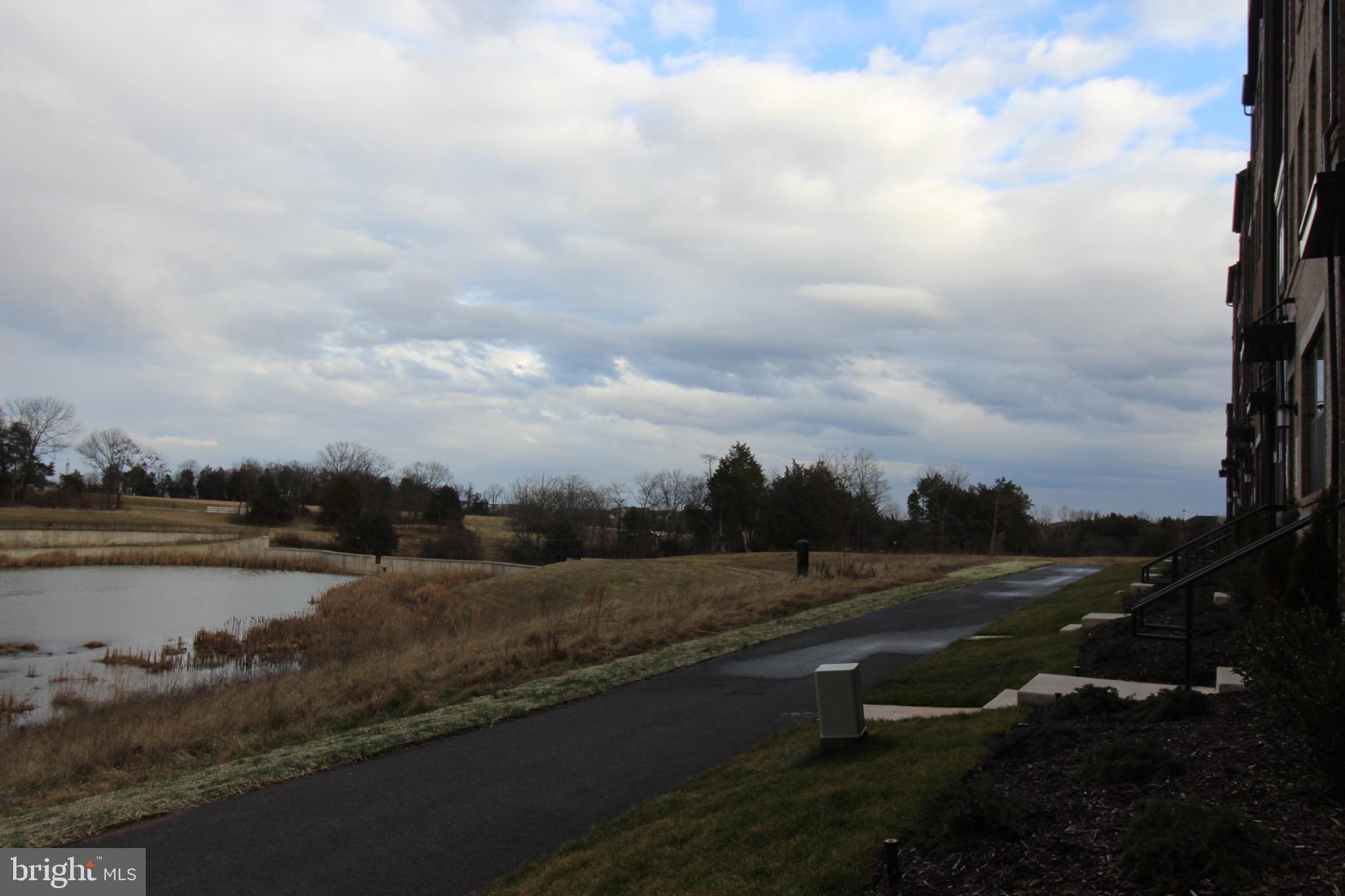 METRO WALK AT MOOREFIELD STATION - Residential Lease