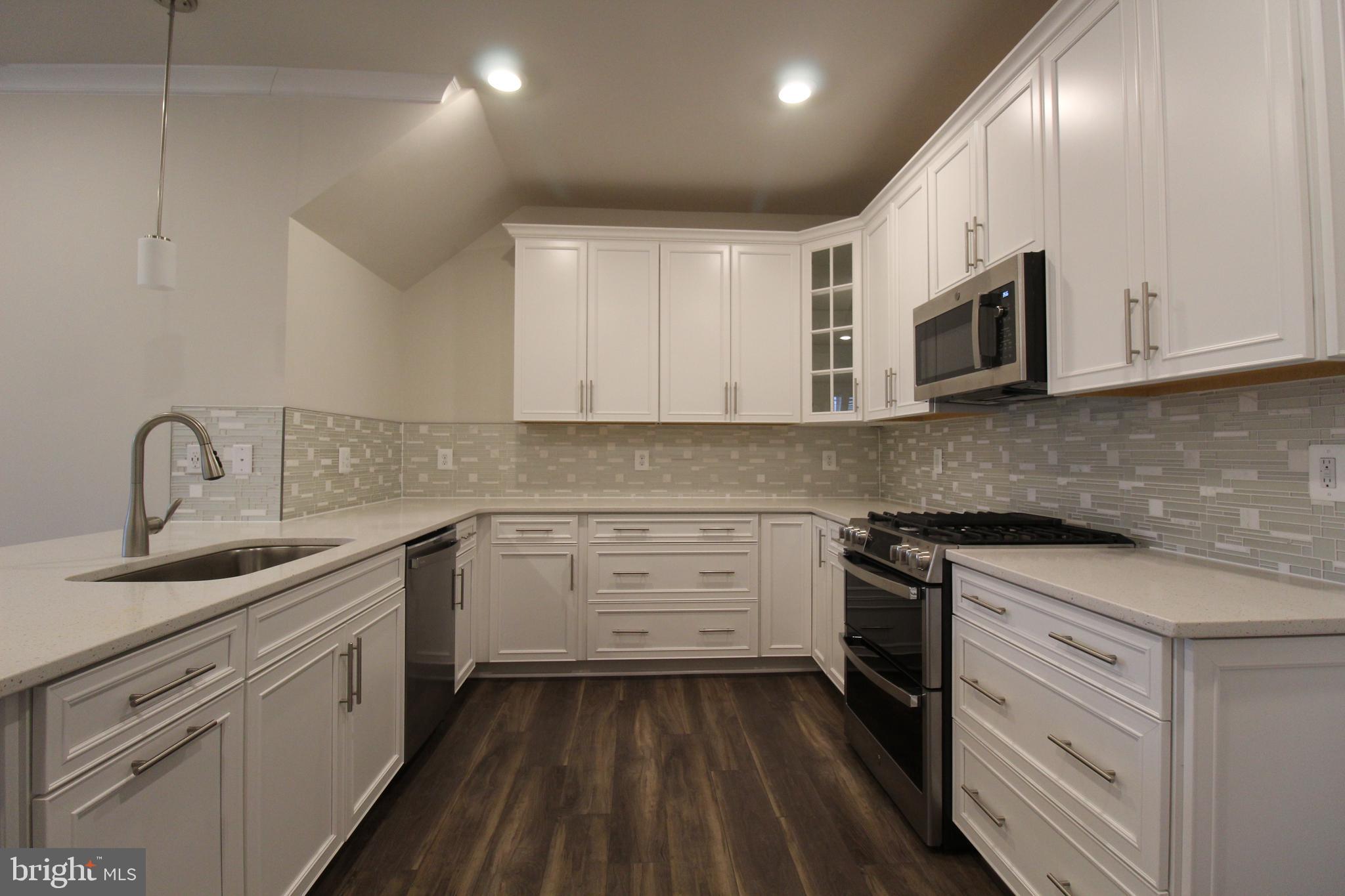 METRO WALK AT MOOREFIELD STATION - Residential Lease