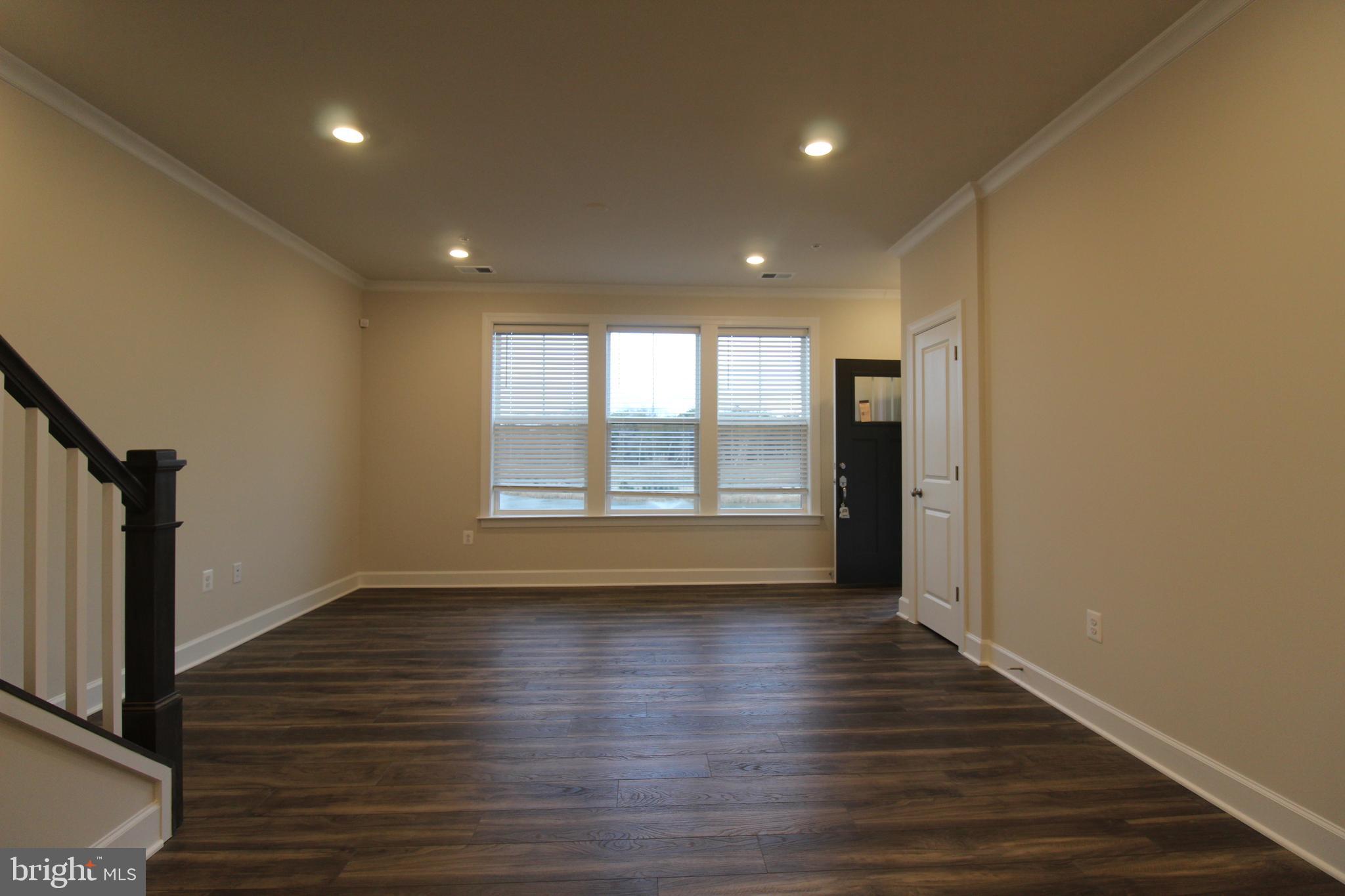 METRO WALK AT MOOREFIELD STATION - Residential Lease