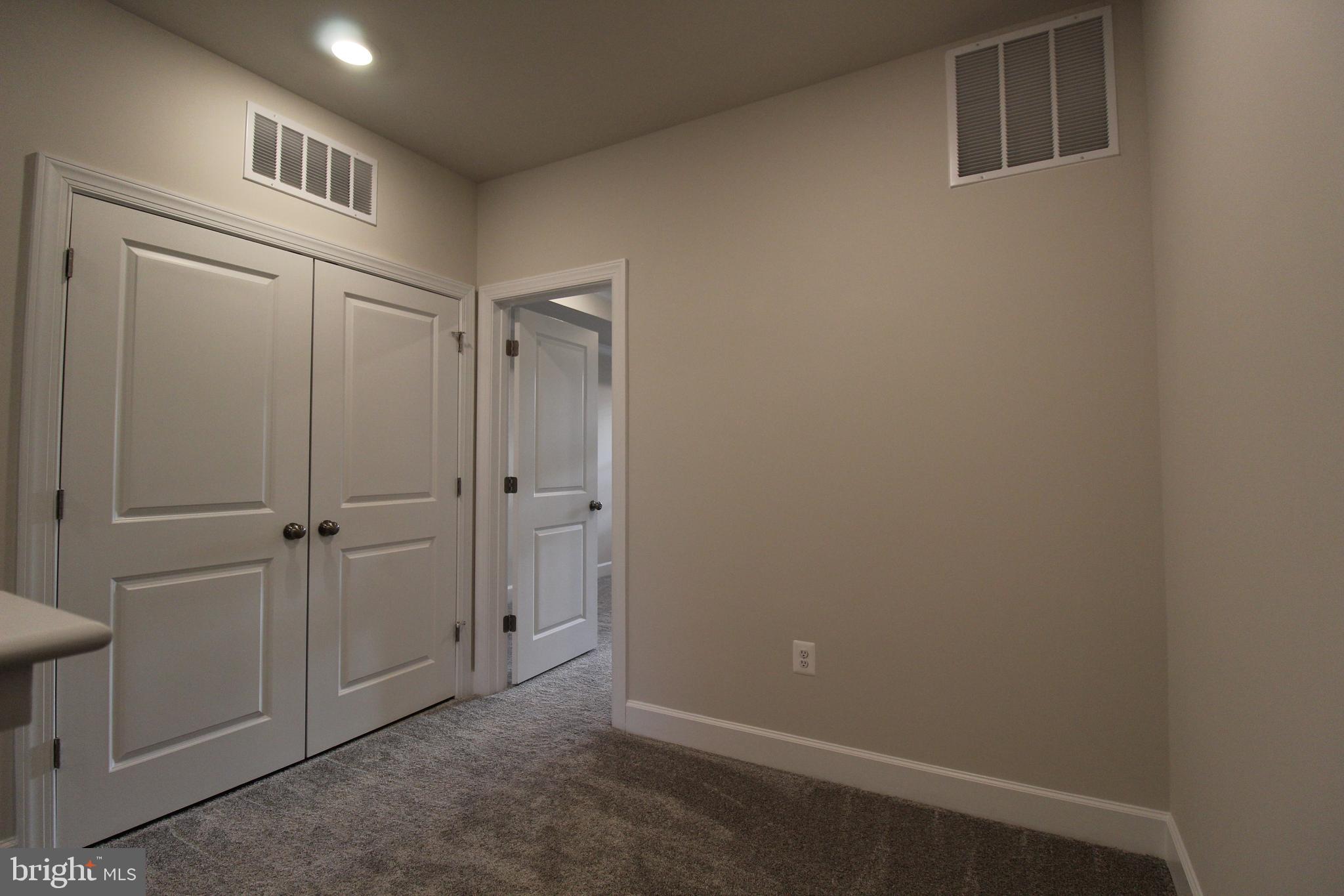 METRO WALK AT MOOREFIELD STATION - Residential Lease