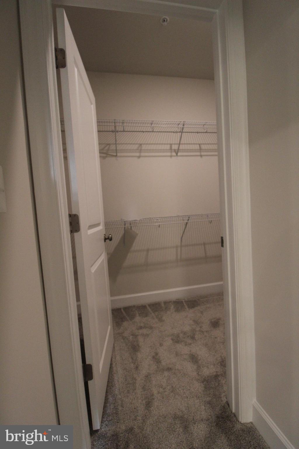 METRO WALK AT MOOREFIELD STATION - Residential Lease