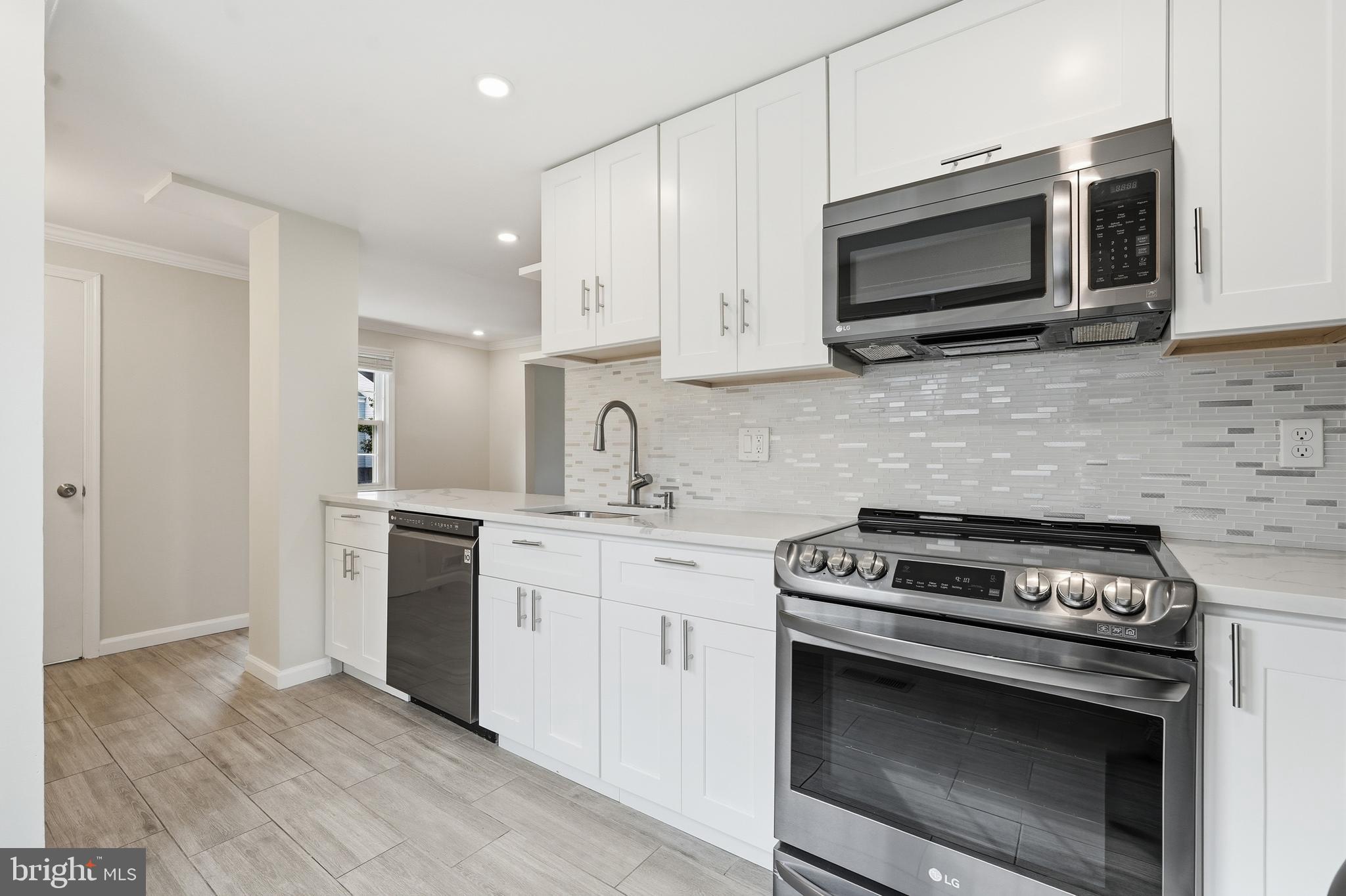3158 ELLENWOOD DRIVE