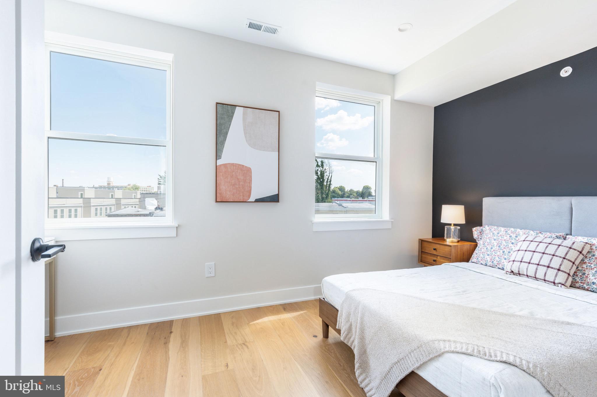 EAST FALLS - Residential