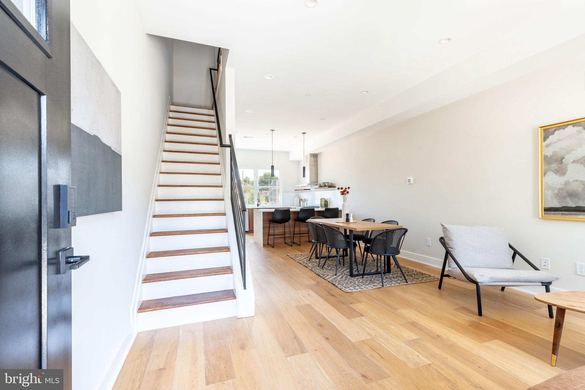 EAST FALLS - Residential