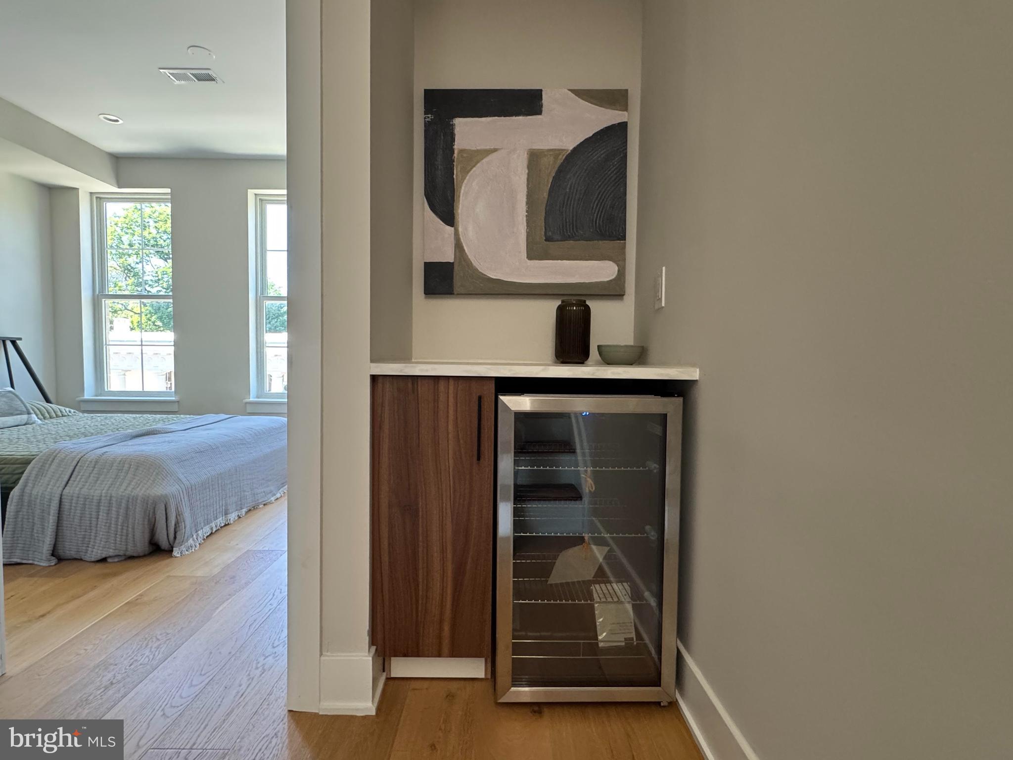 EAST FALLS - Residential