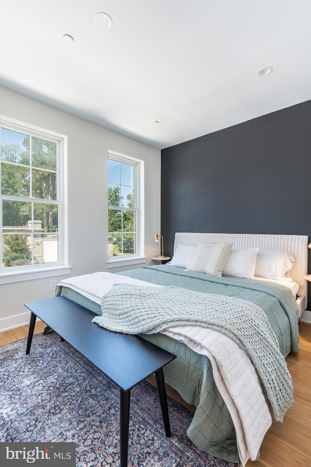 EAST FALLS - Residential