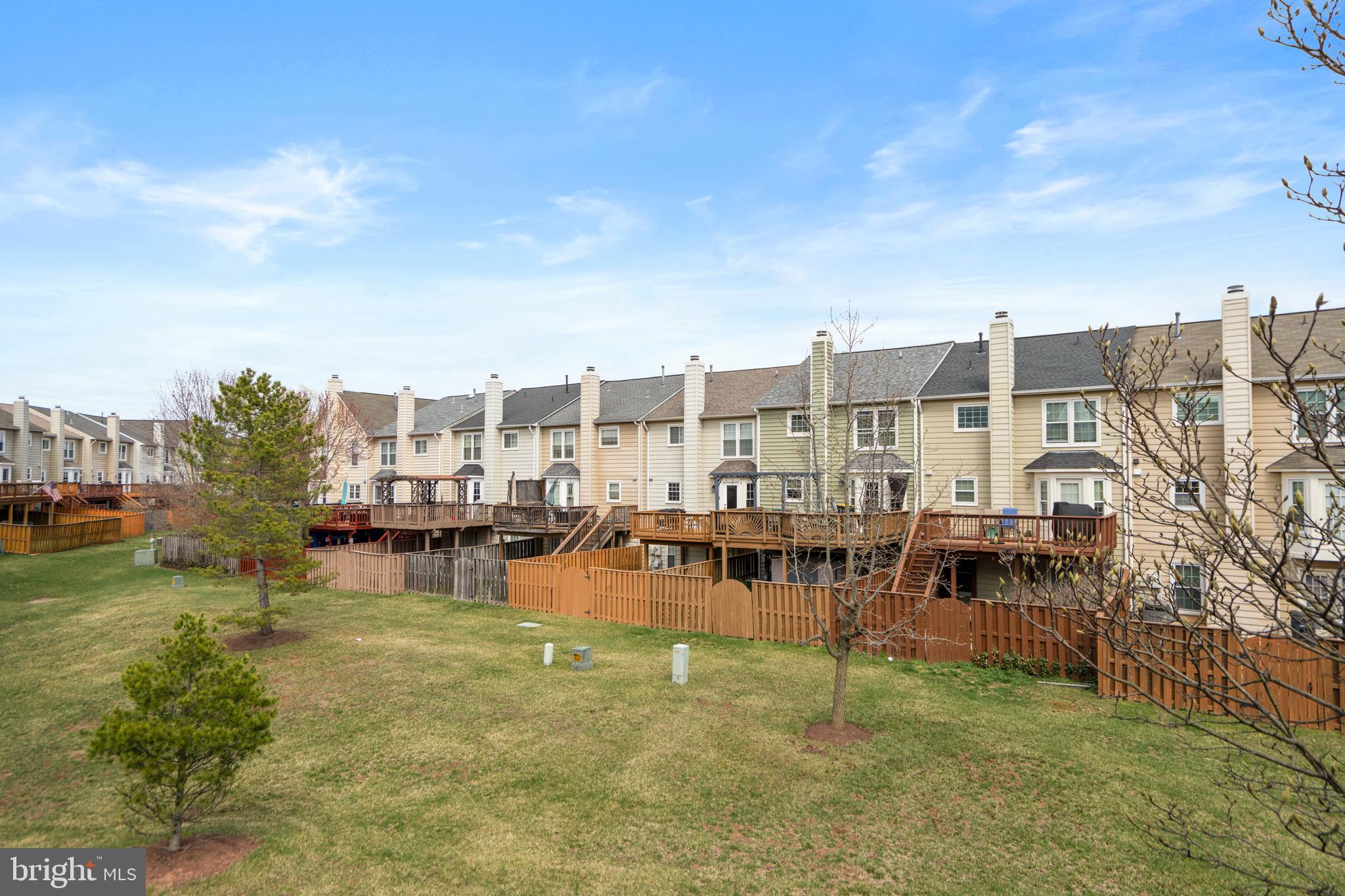 ASHBURN FARM - Residential
