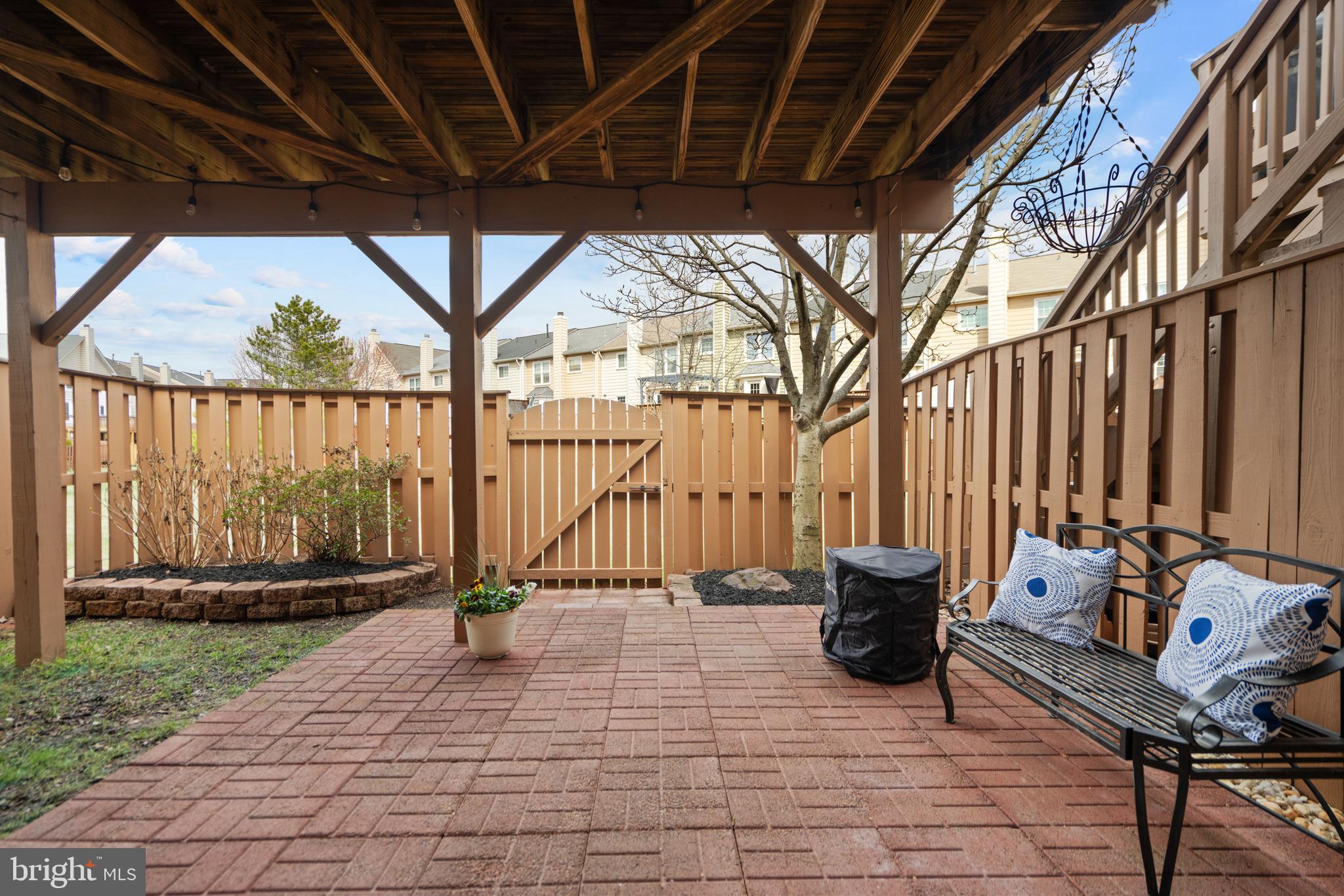 ASHBURN FARM - Residential