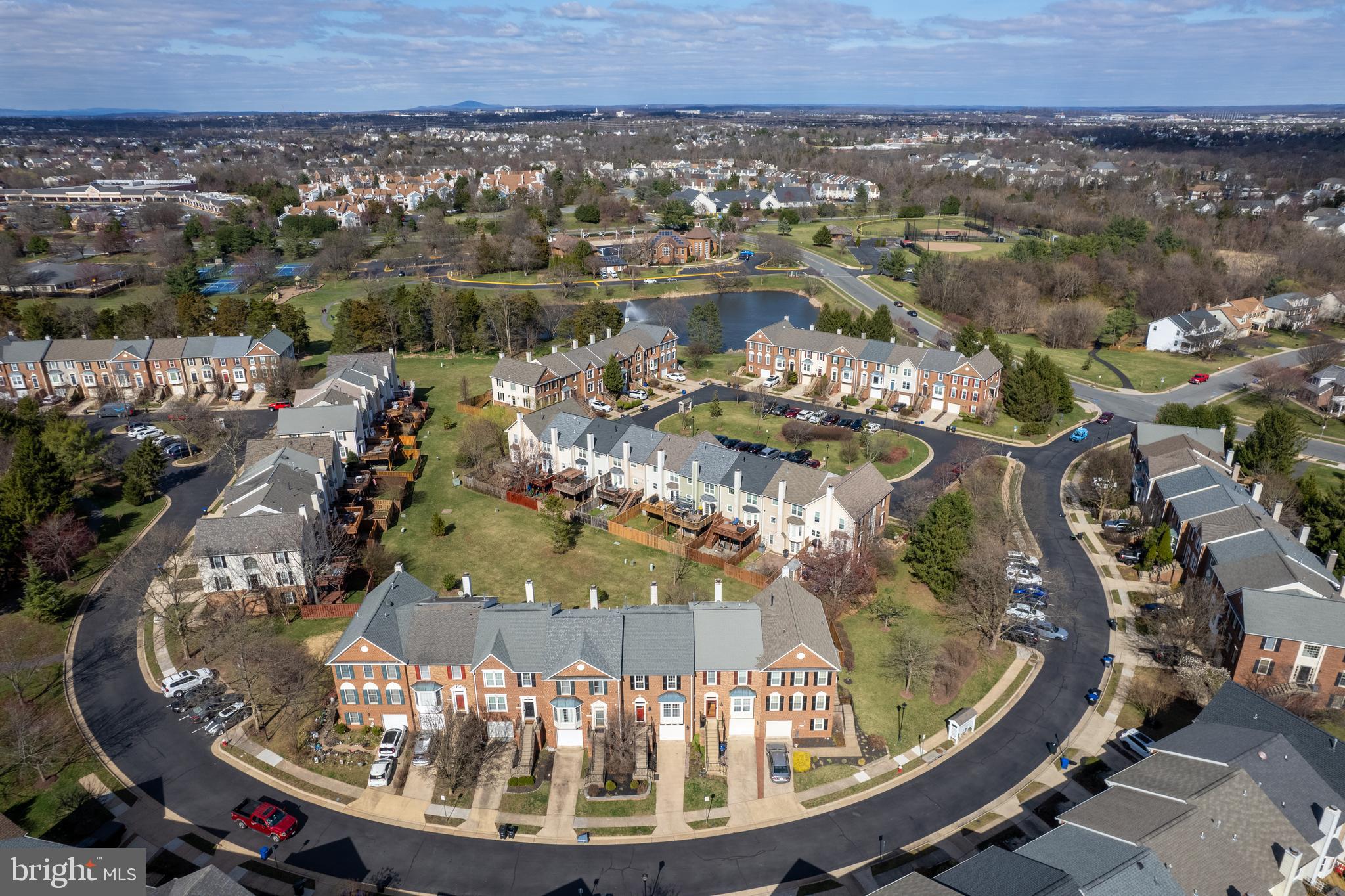 ASHBURN FARM - Residential