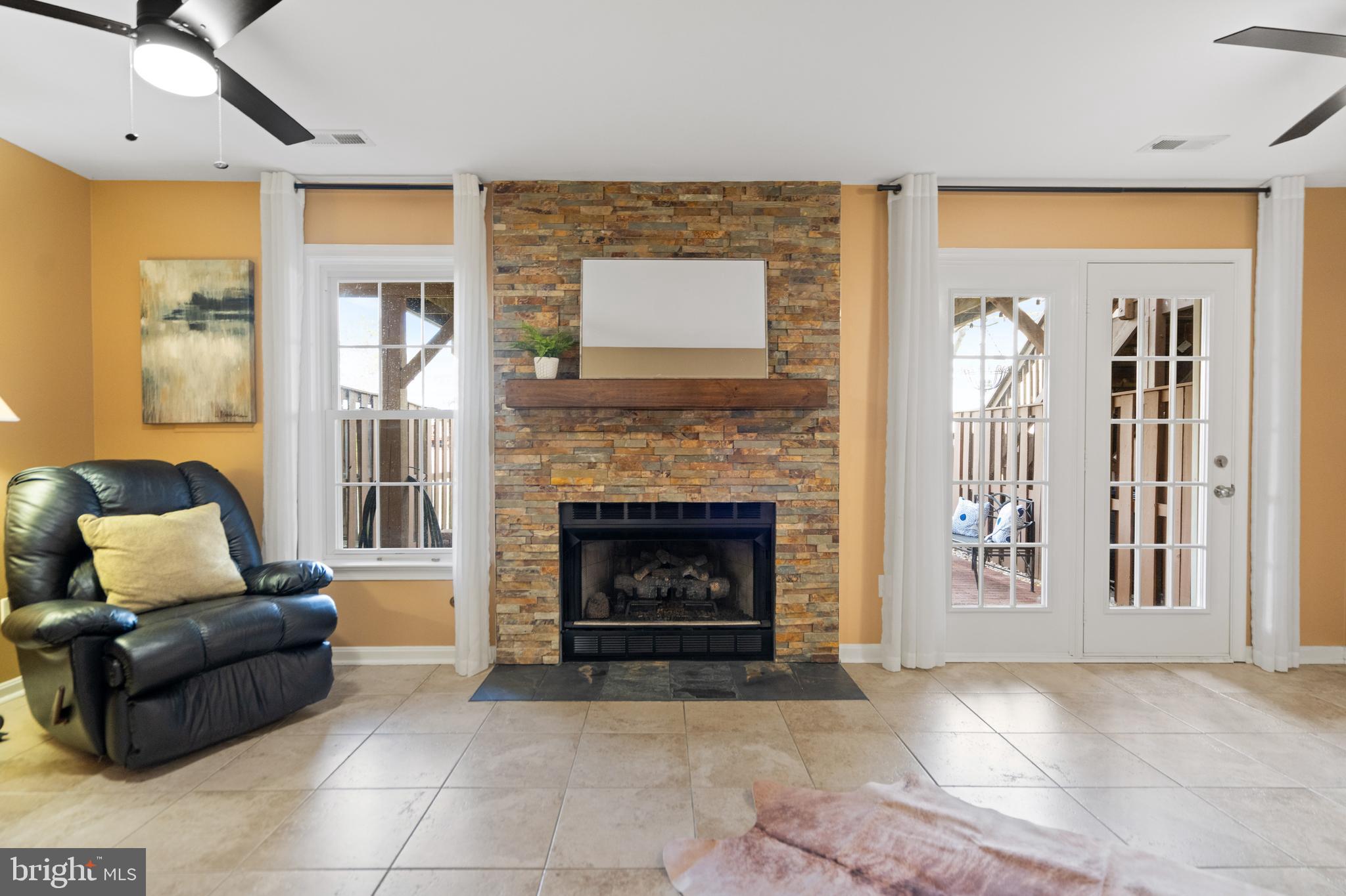 ASHBURN FARM - Residential