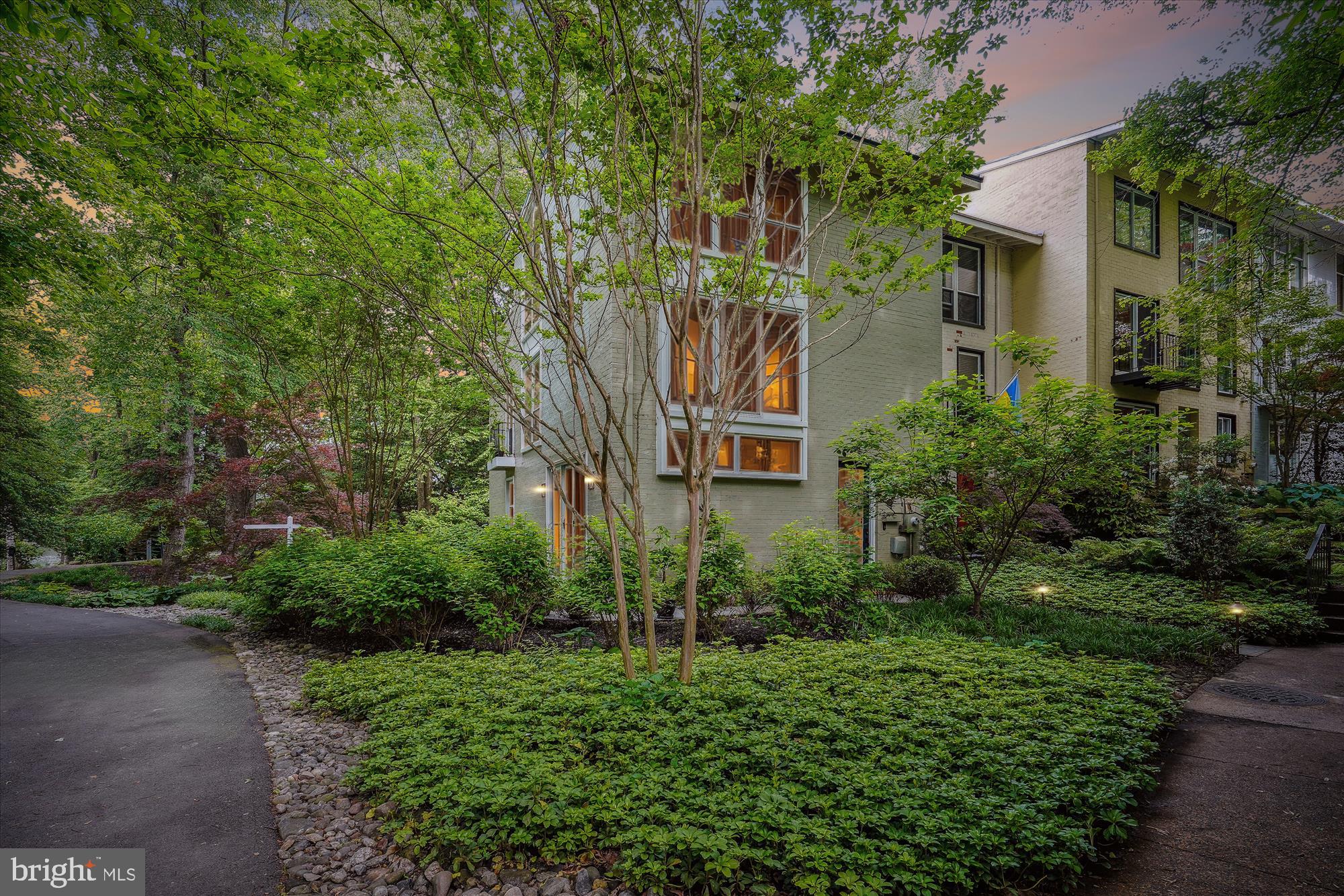 11464 ORCHARD LANE
