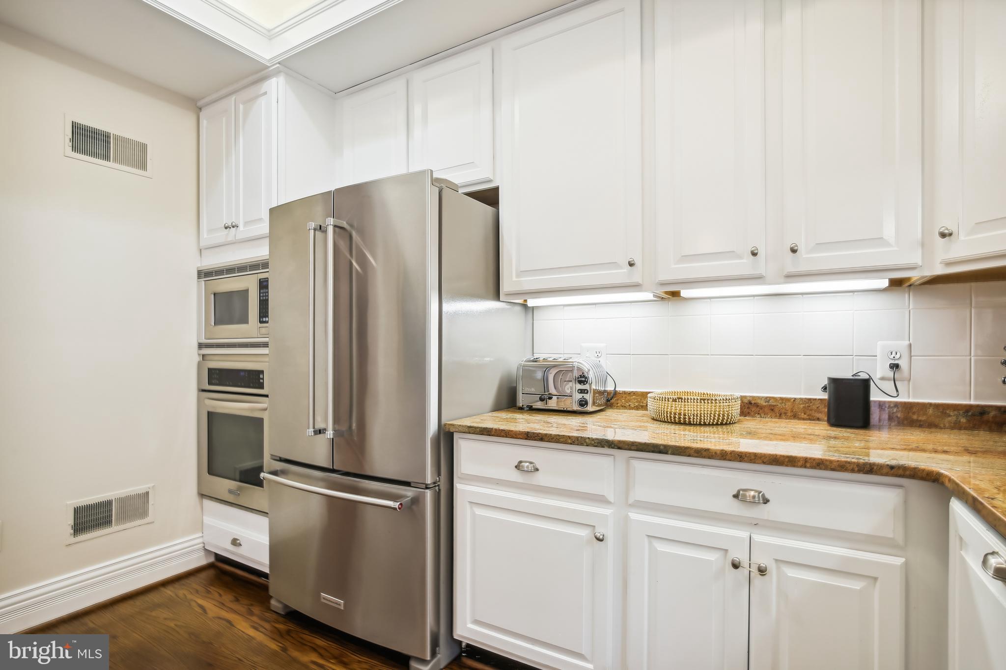 CHURCH SQUARE - Residential