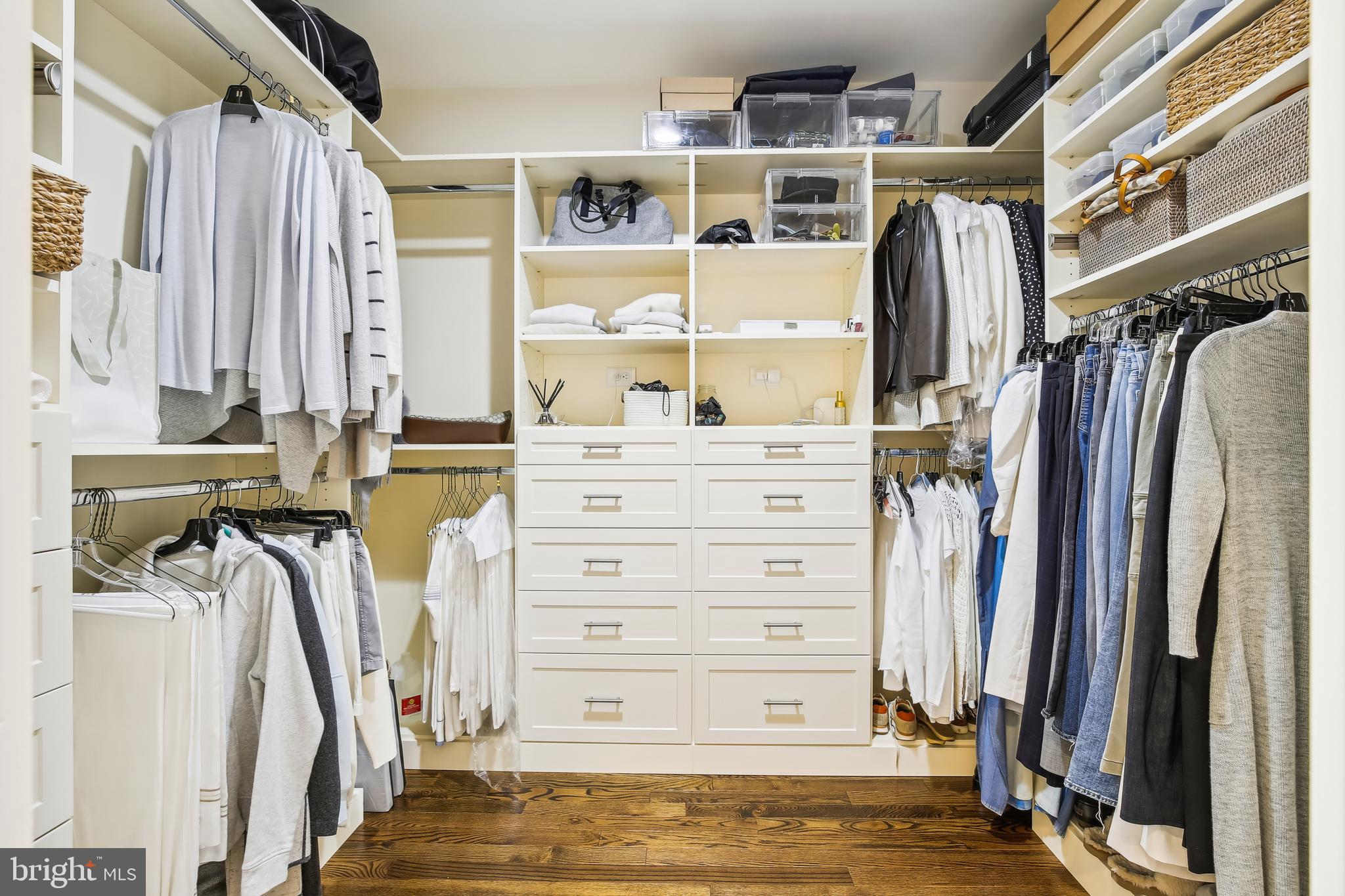 CHURCH SQUARE - Residential