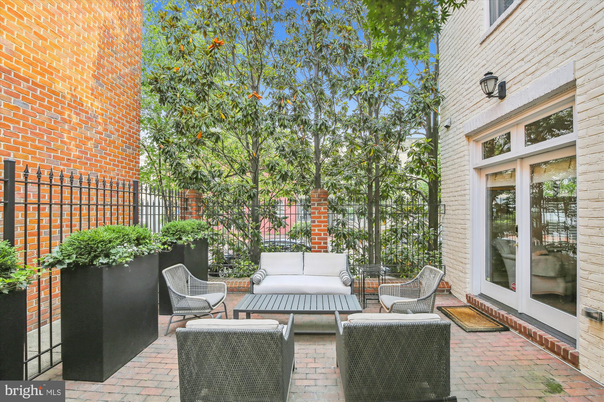 CHURCH SQUARE - Residential