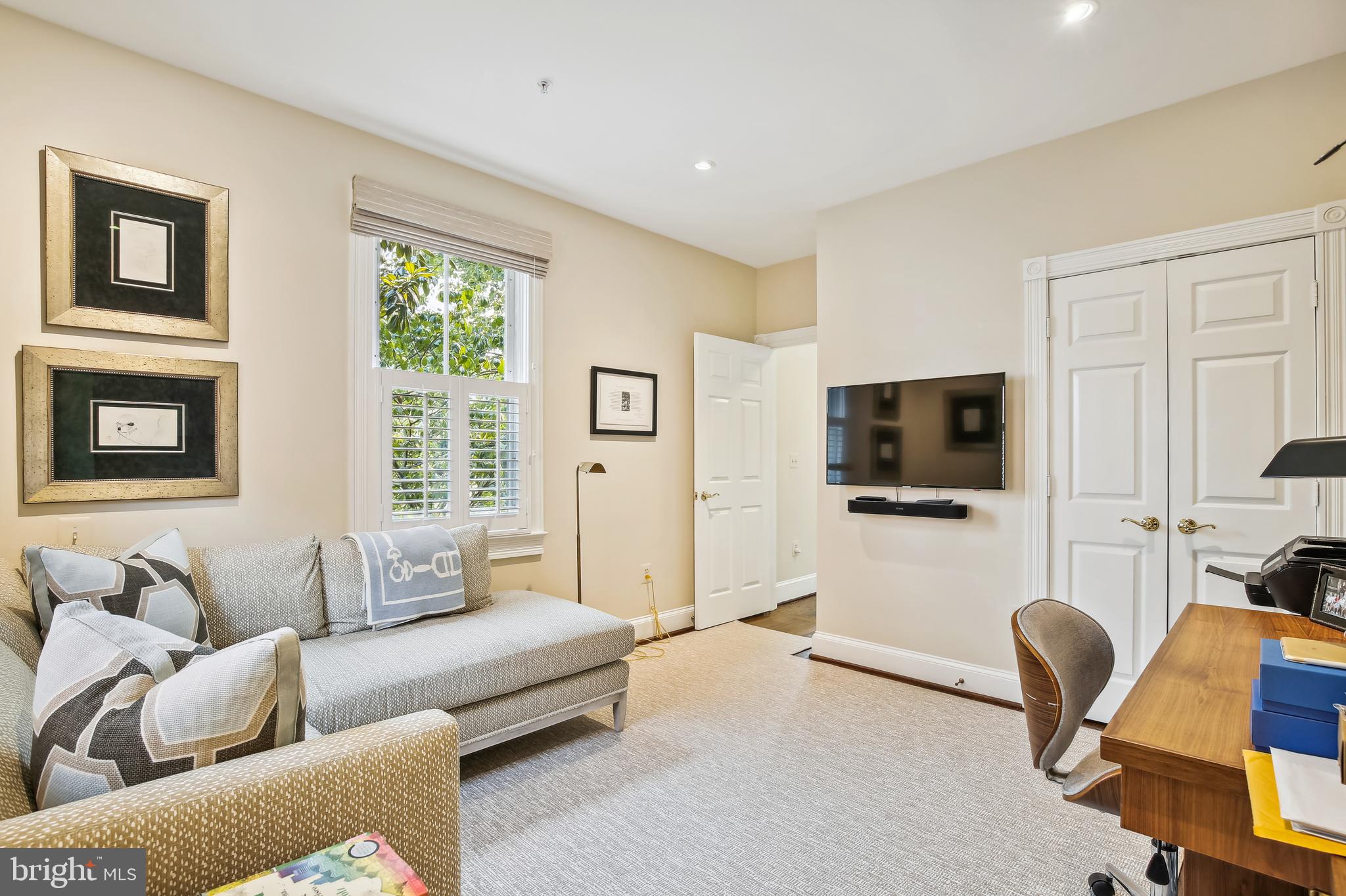 CHURCH SQUARE - Residential